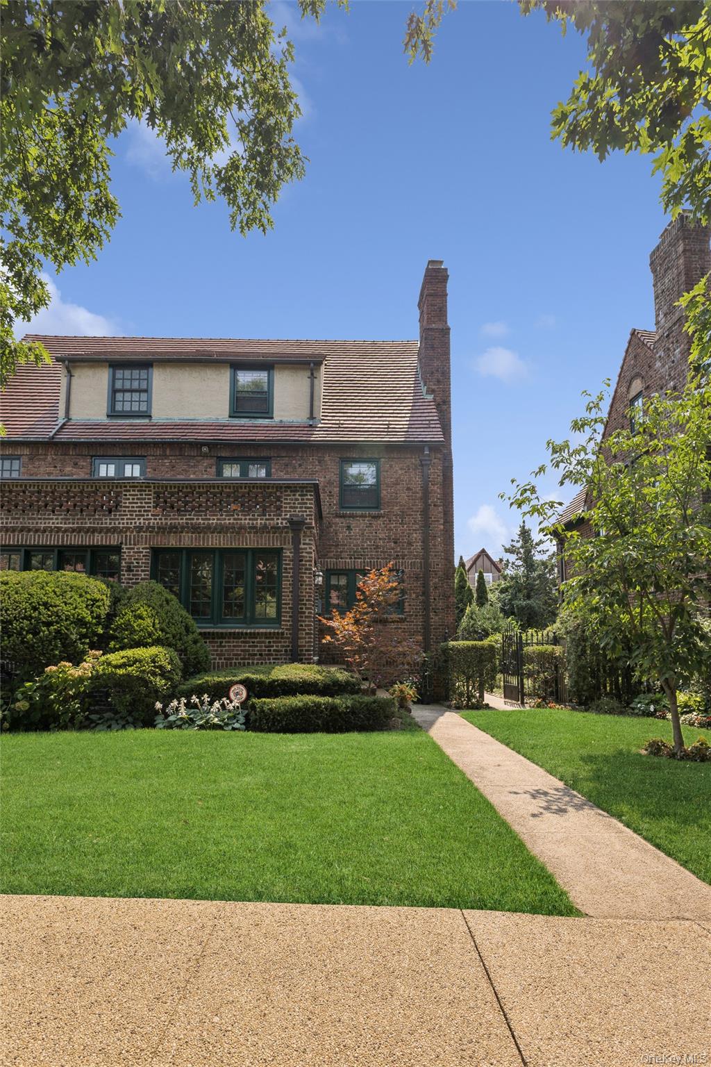 9 Whitson Street Property Photo 27