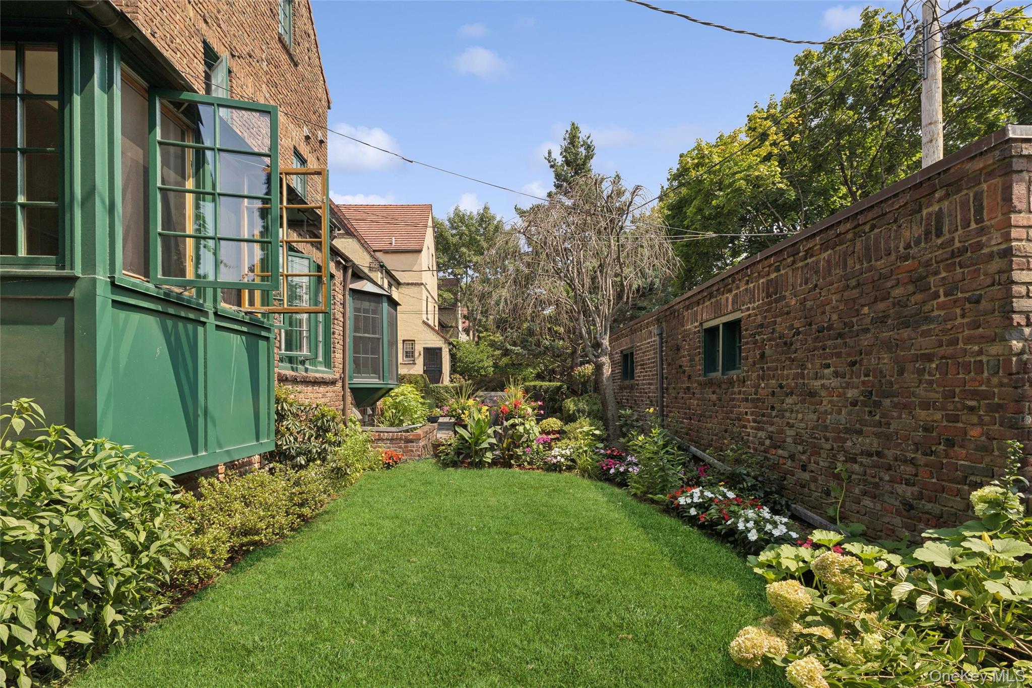 9 Whitson Street Property Photo 33