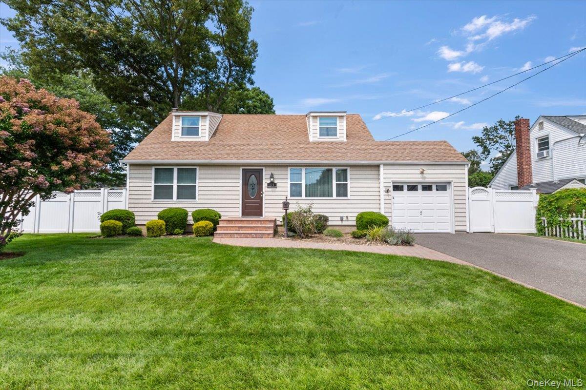 177 N Queens Avenue Property Photo 1