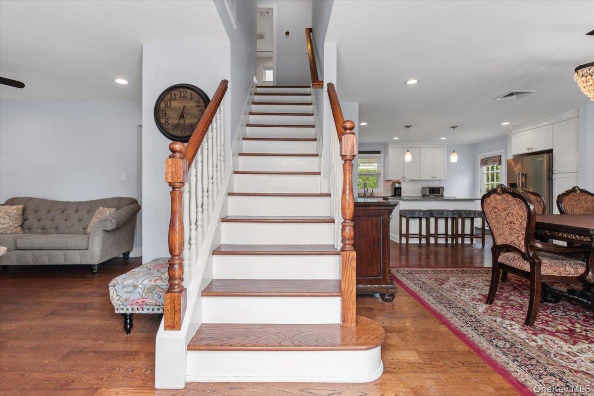 177 N Queens Avenue Property Photo 3