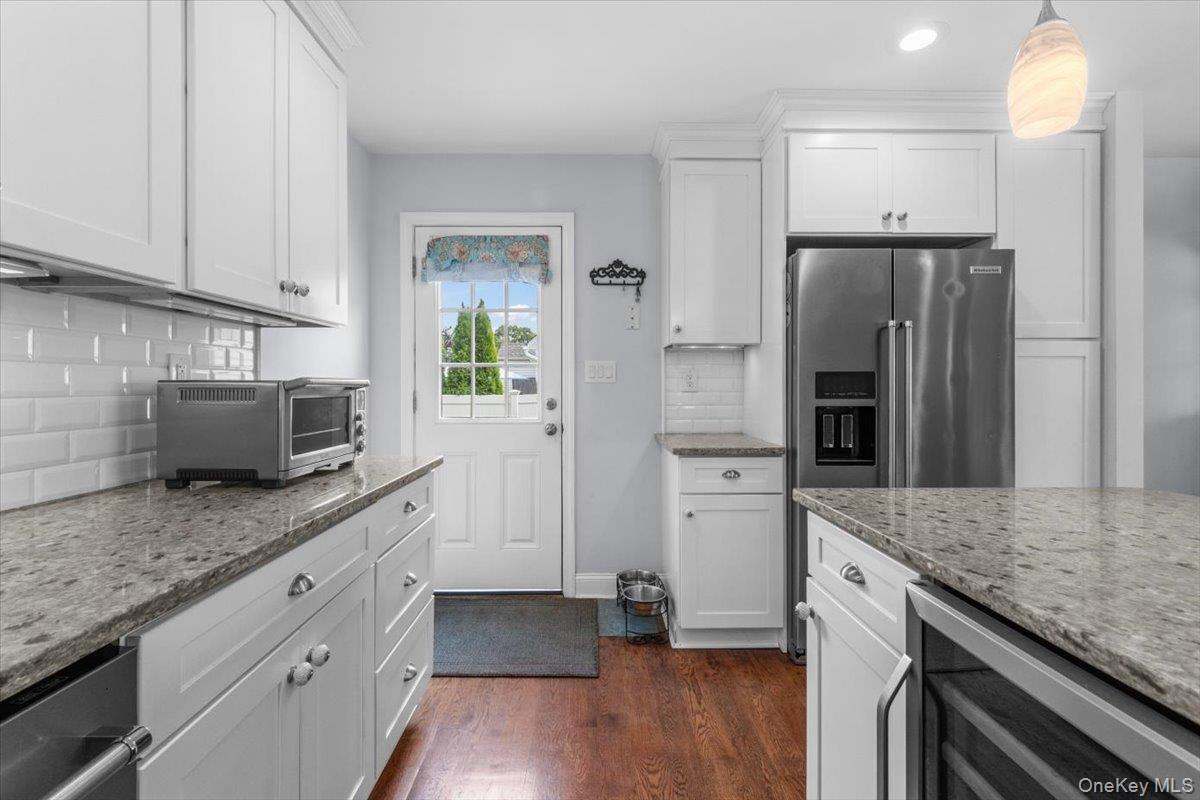 177 N Queens Avenue Property Photo 9