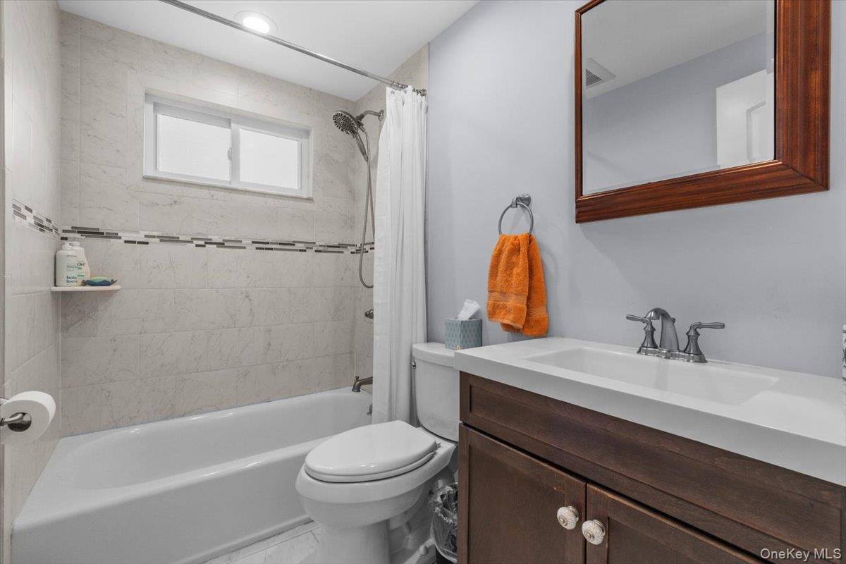 177 N Queens Avenue Property Photo 18
