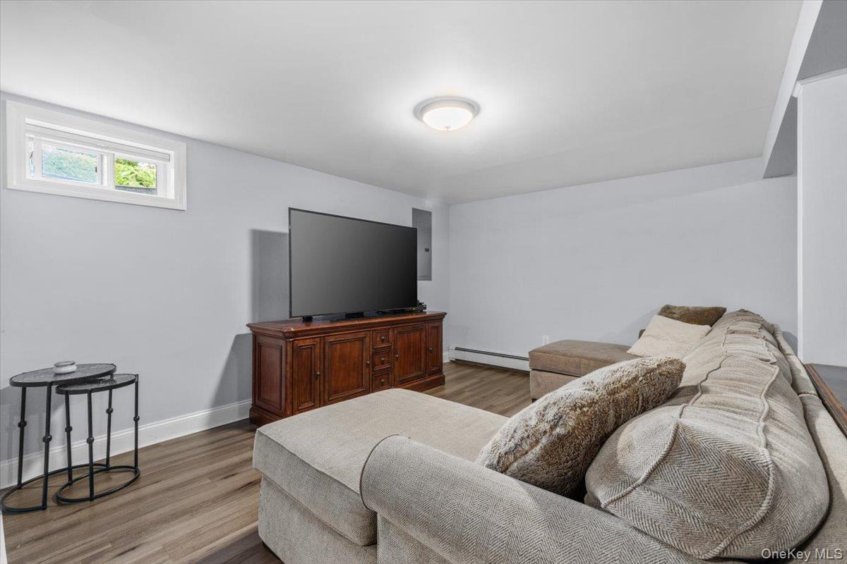 177 N Queens Avenue Property Photo 25