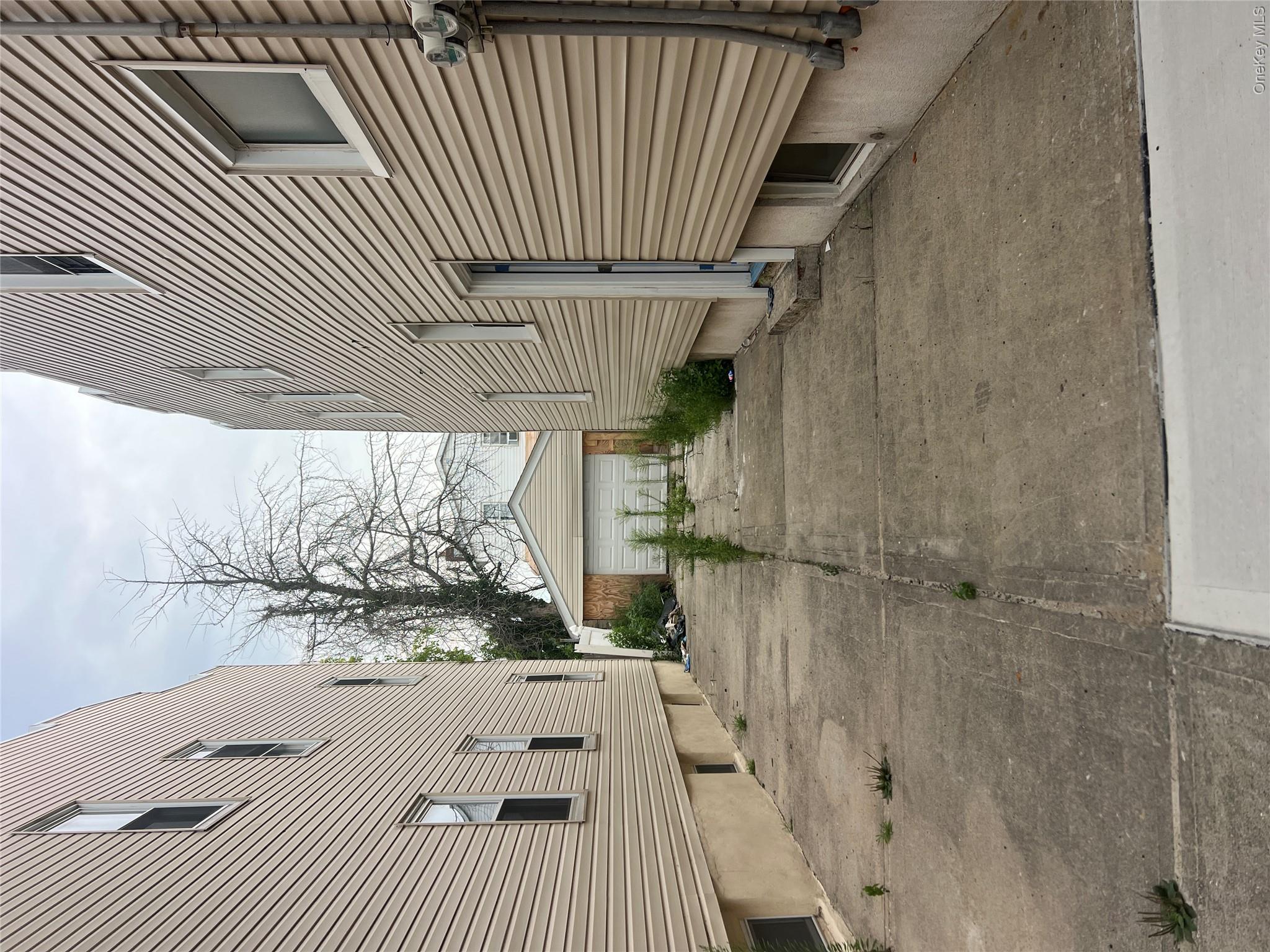 216-25 136th Road Property Photo 21