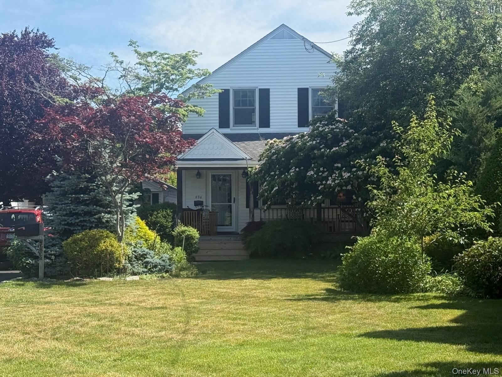 496 Windsor Place Property Photo 1