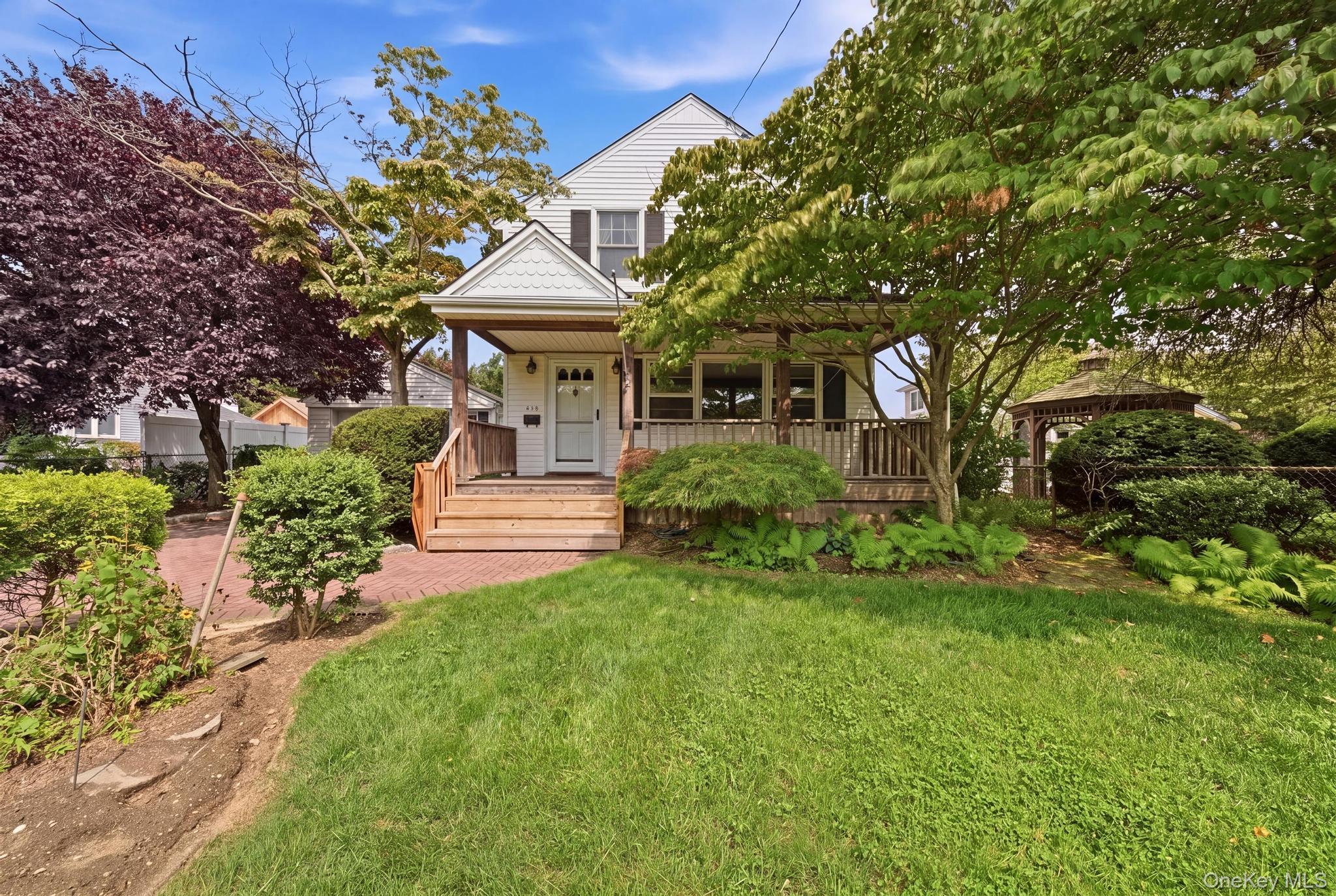496 Windsor Place Property Photo 1