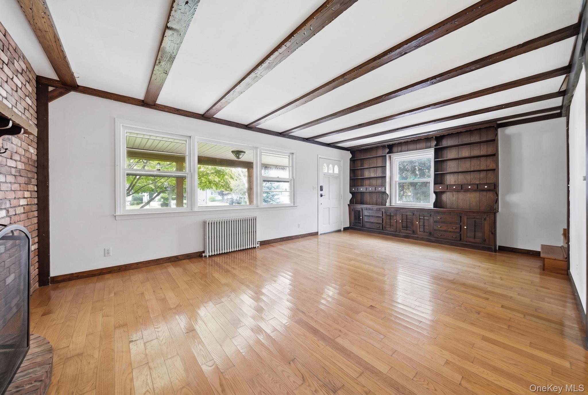 496 Windsor Place Property Photo 11