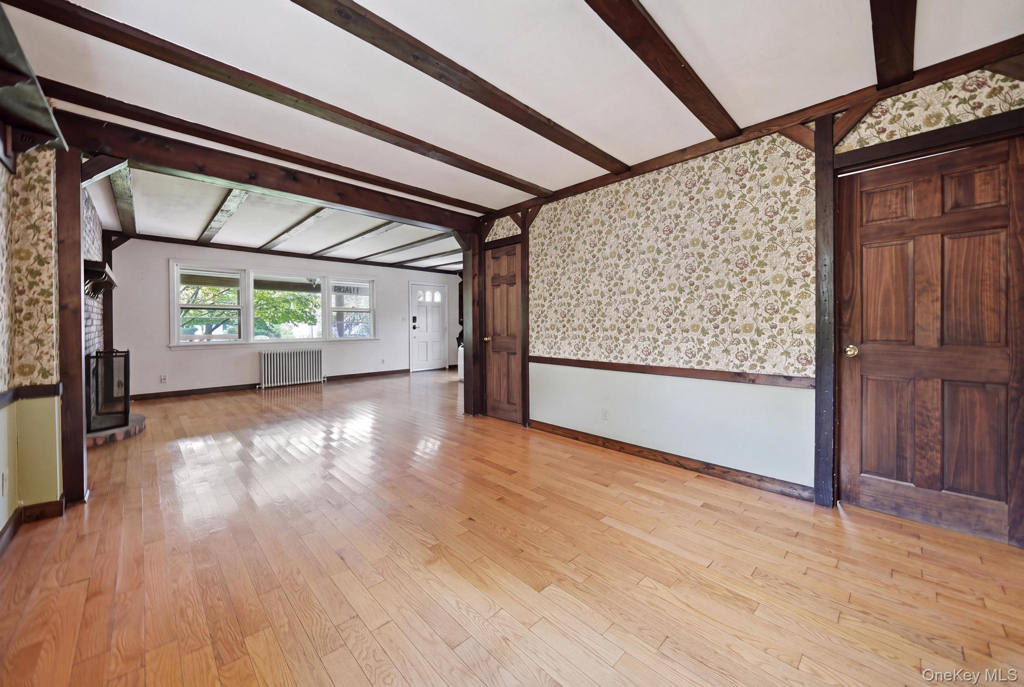 496 Windsor Place Property Photo 14