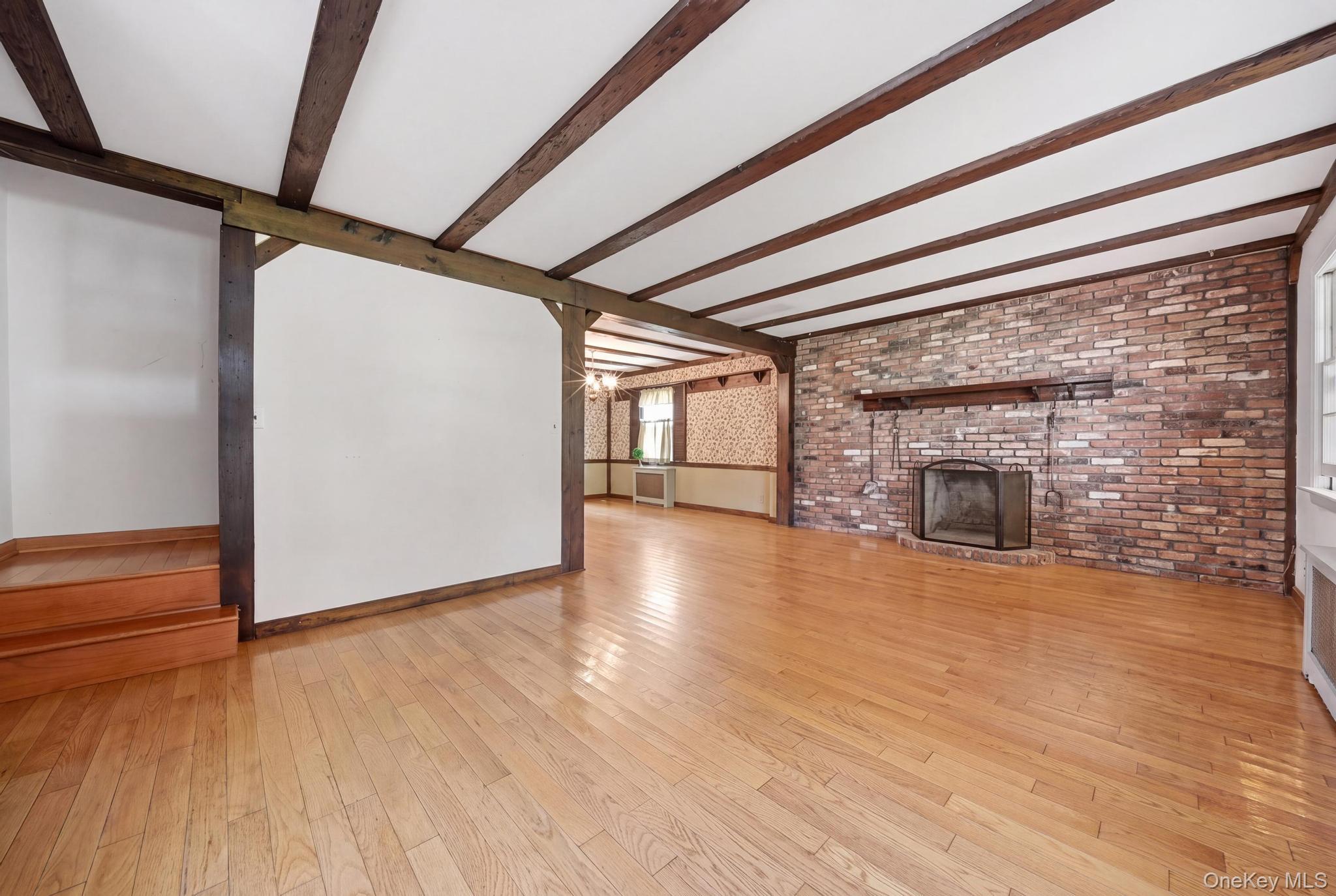 496 Windsor Place Property Photo 15