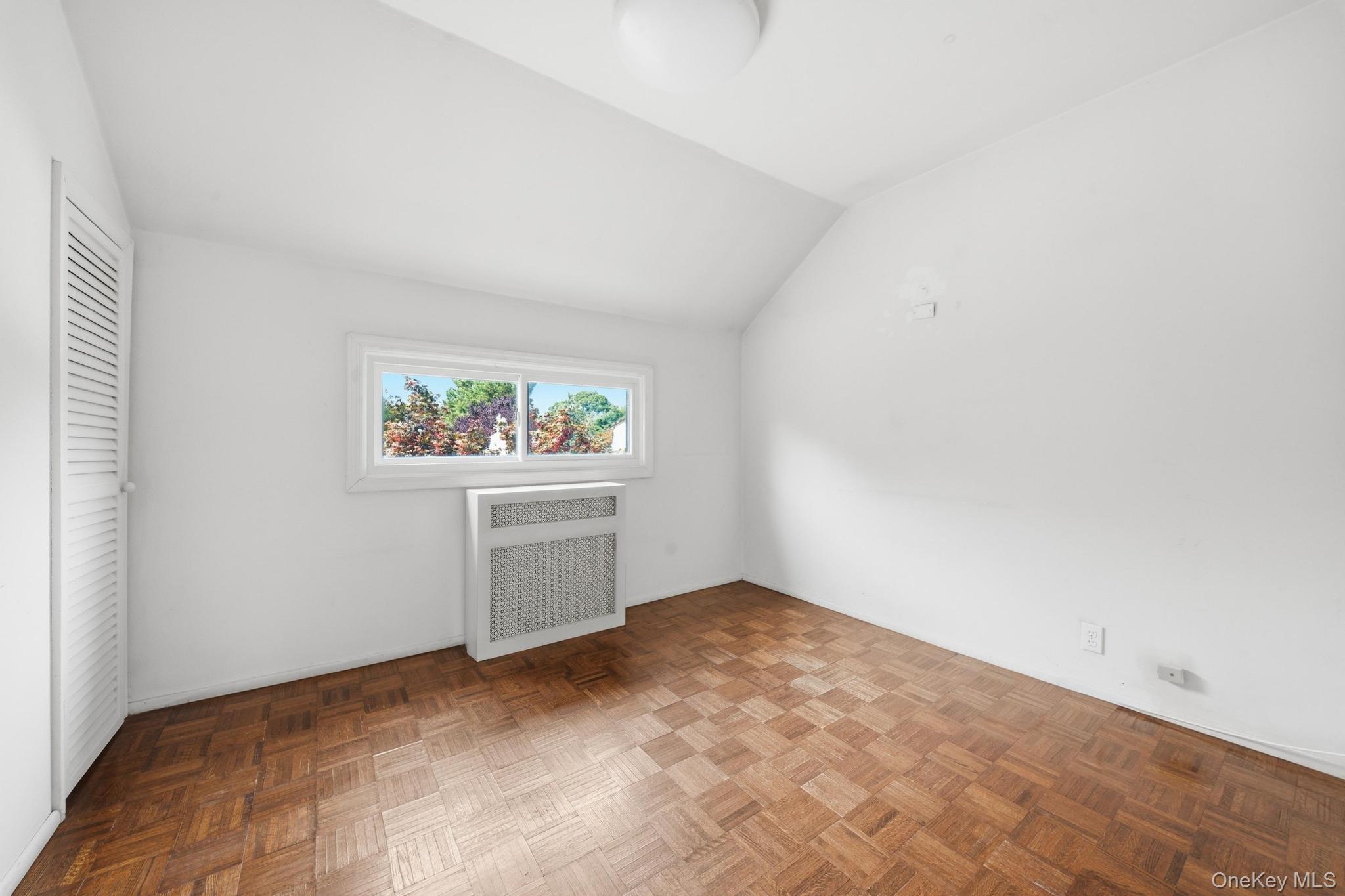 496 Windsor Place Property Photo 16