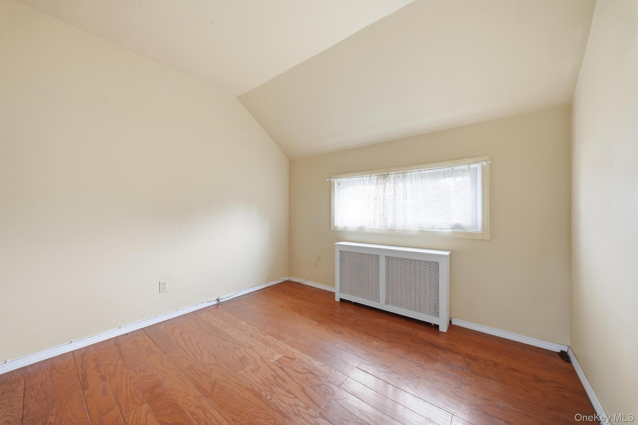 496 Windsor Place Property Photo 18