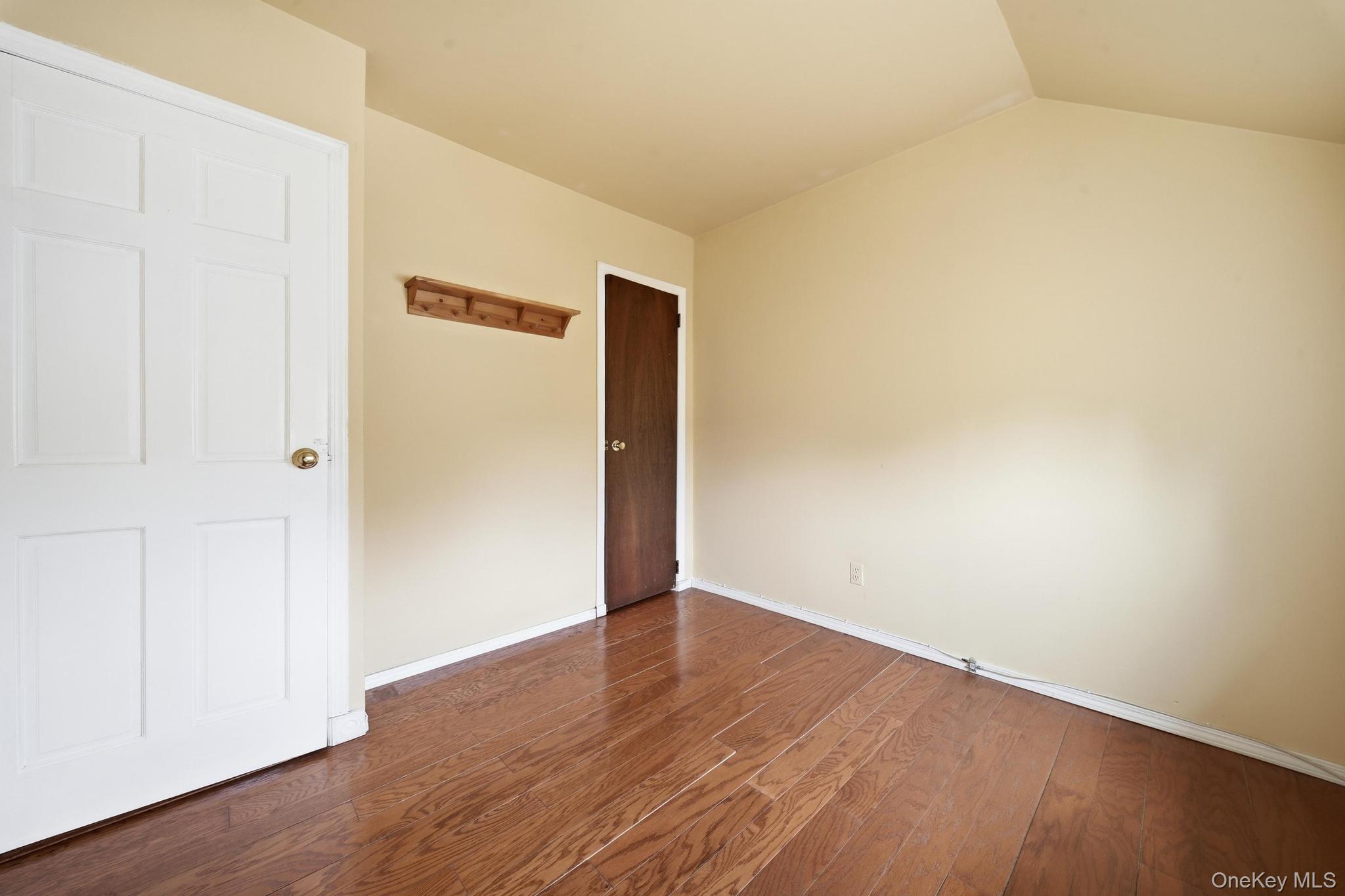 496 Windsor Place Property Photo 19