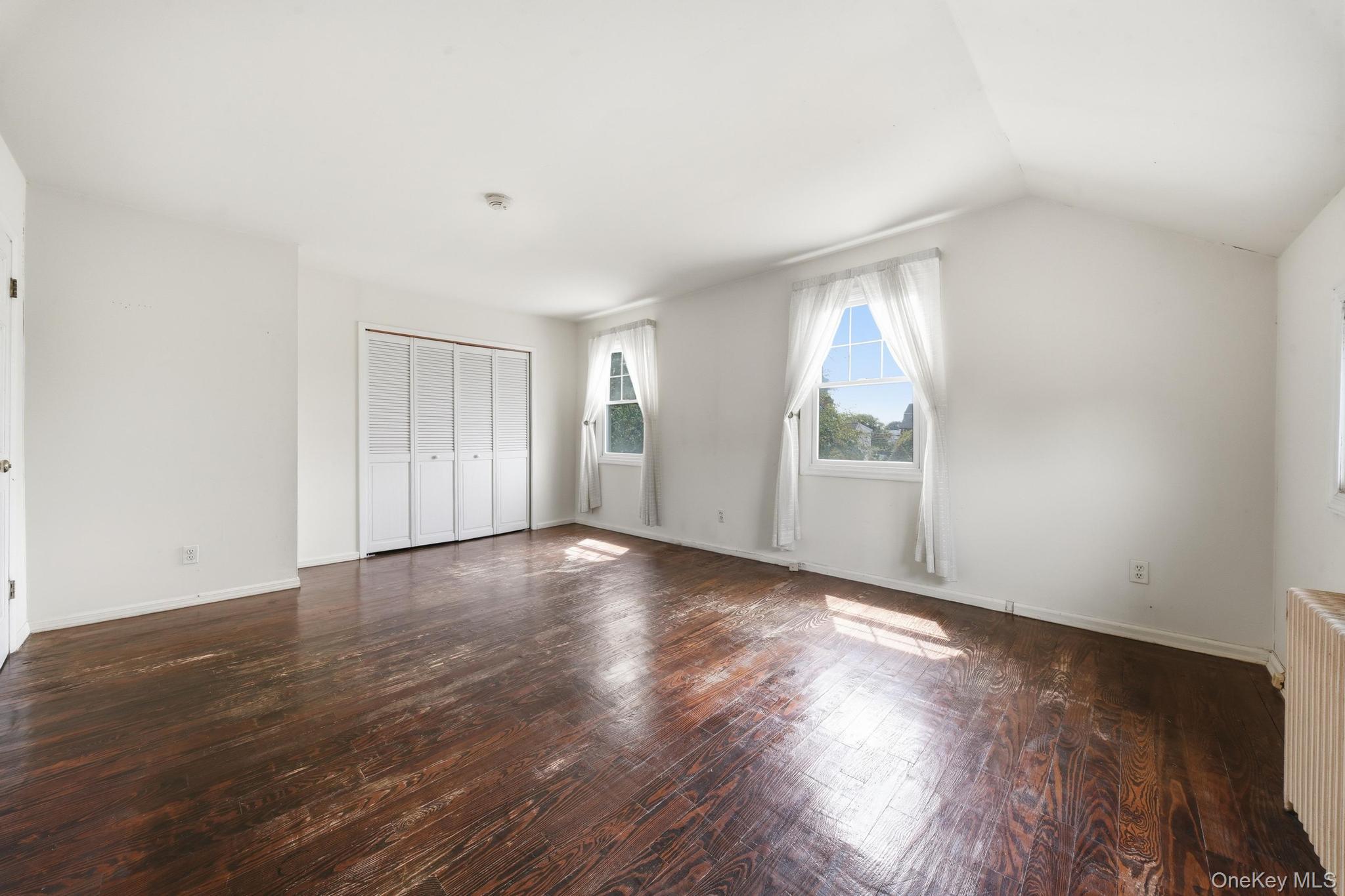 496 Windsor Place Property Photo 22