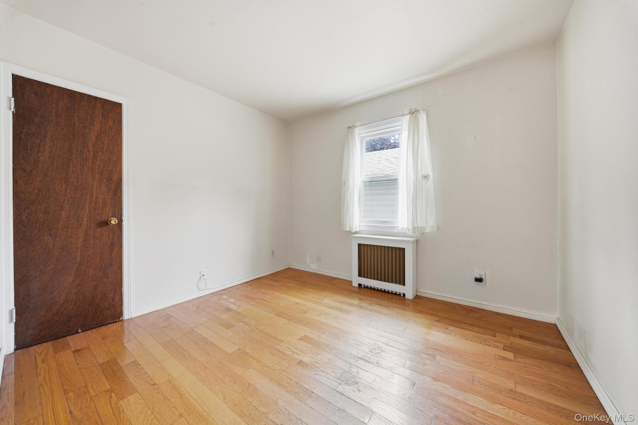 496 Windsor Place Property Photo 23