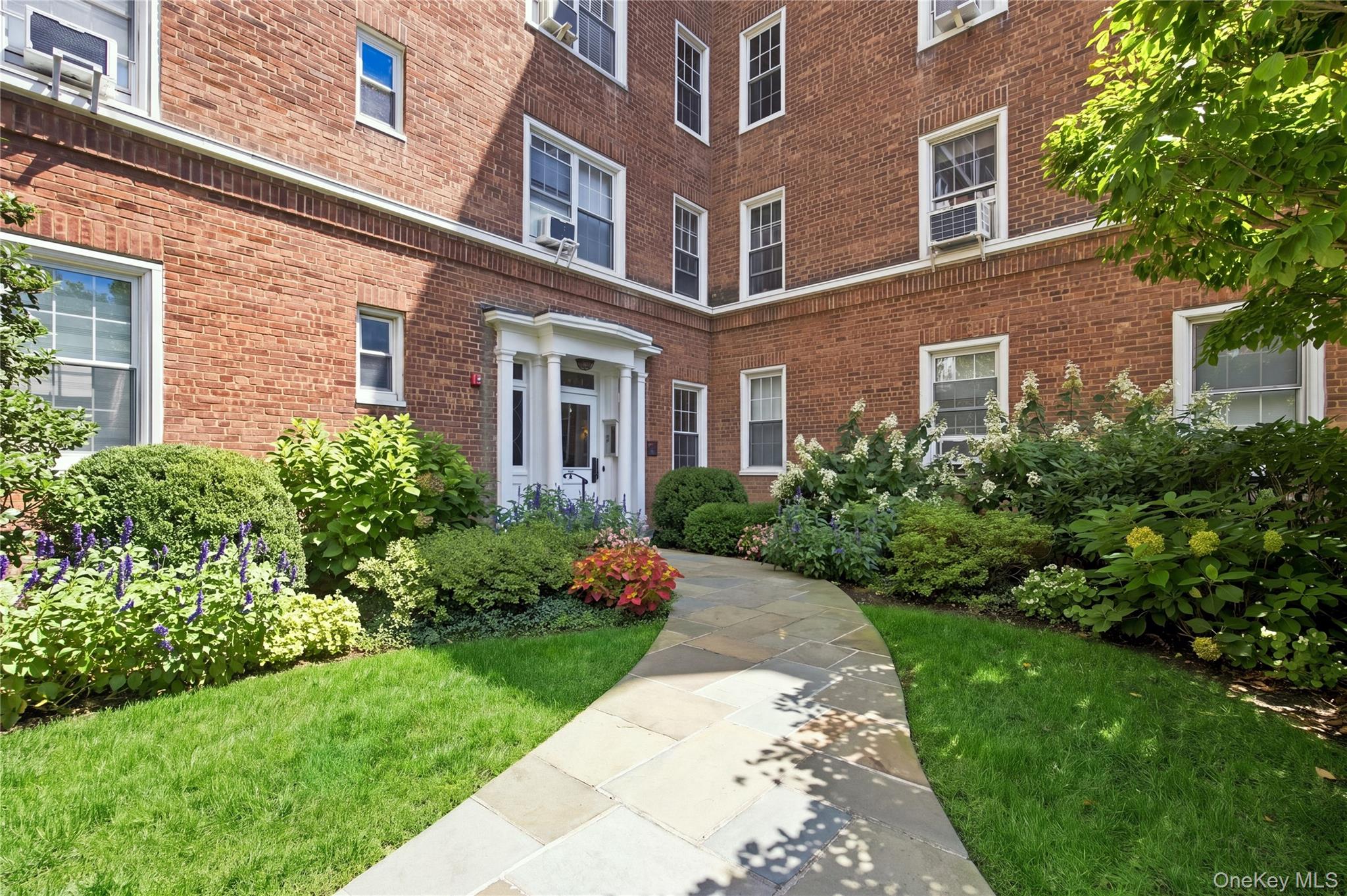 8 Midland Gardens 3i Property Photo 3
