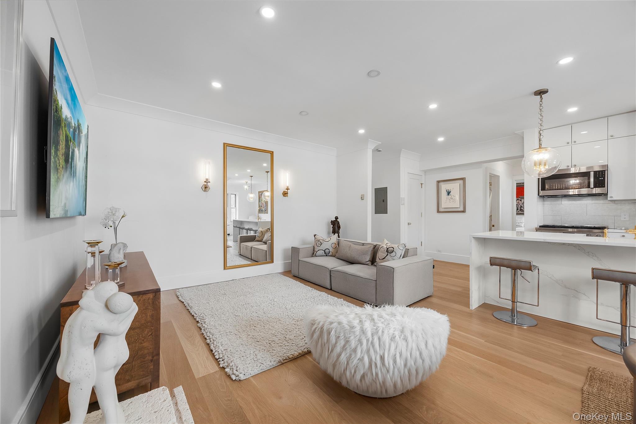 8 Midland Gardens 3i Property Photo 11