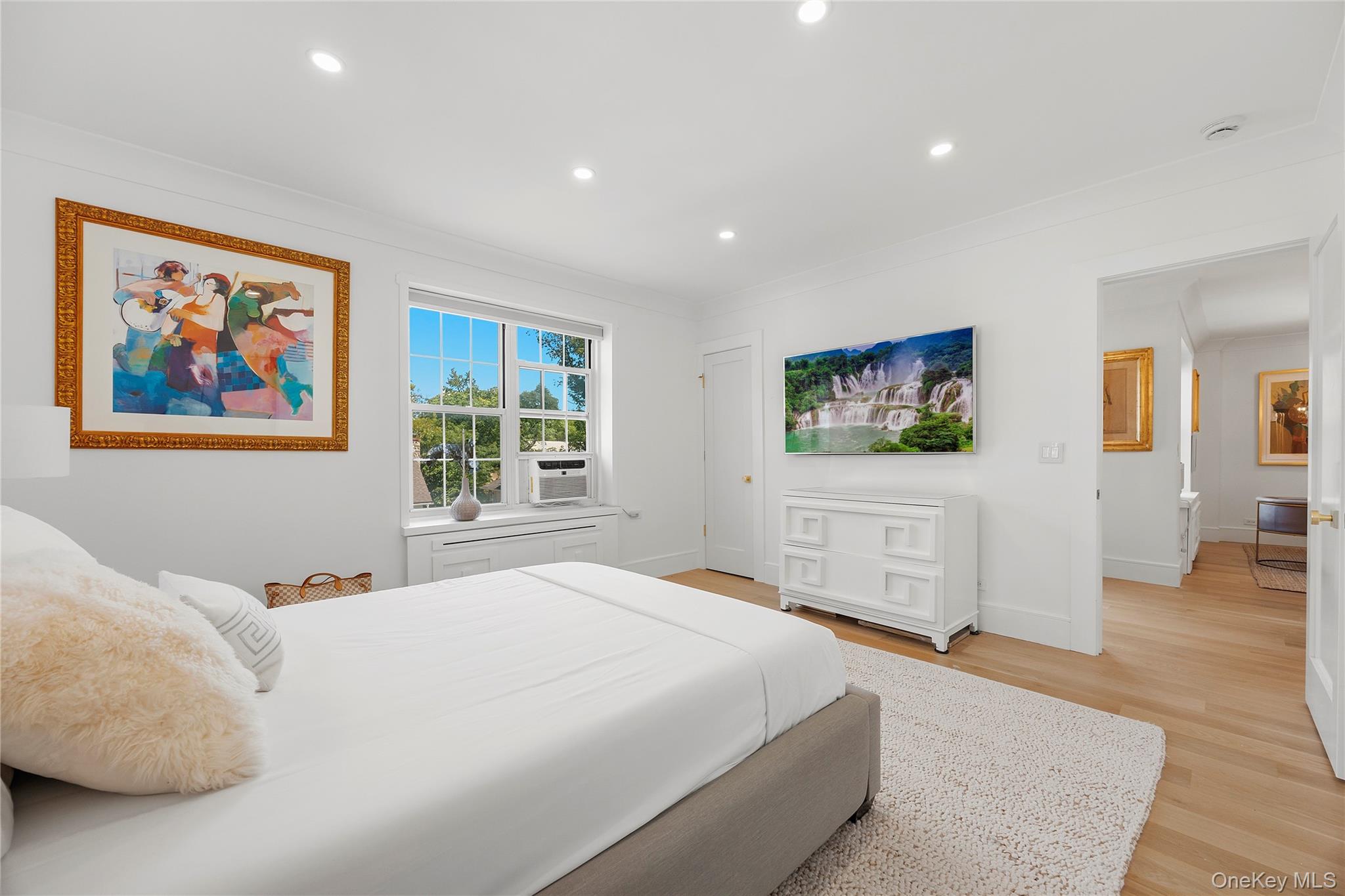 8 Midland Gardens 3i Property Photo 14