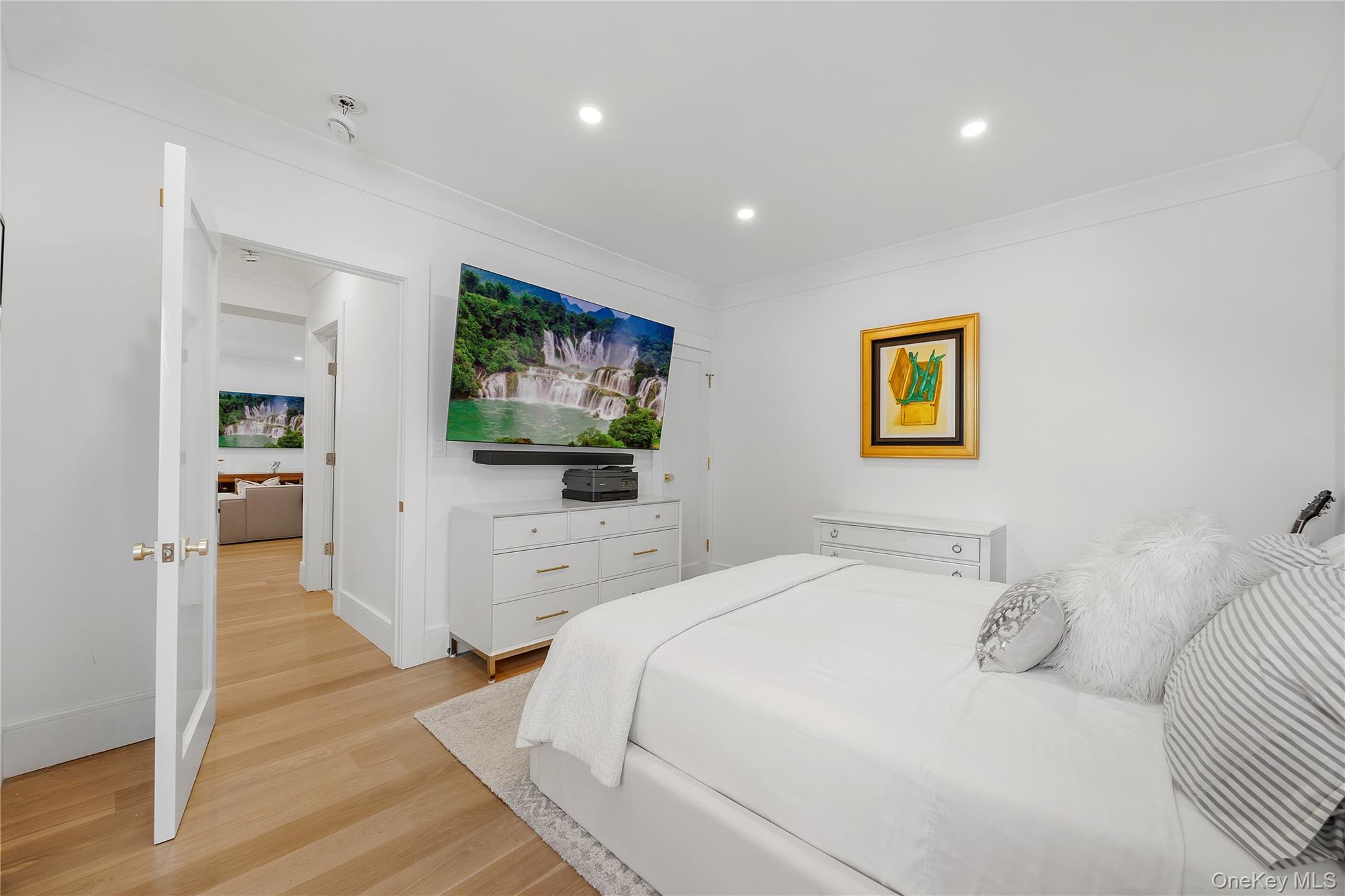 8 Midland Gardens 3i Property Photo 19