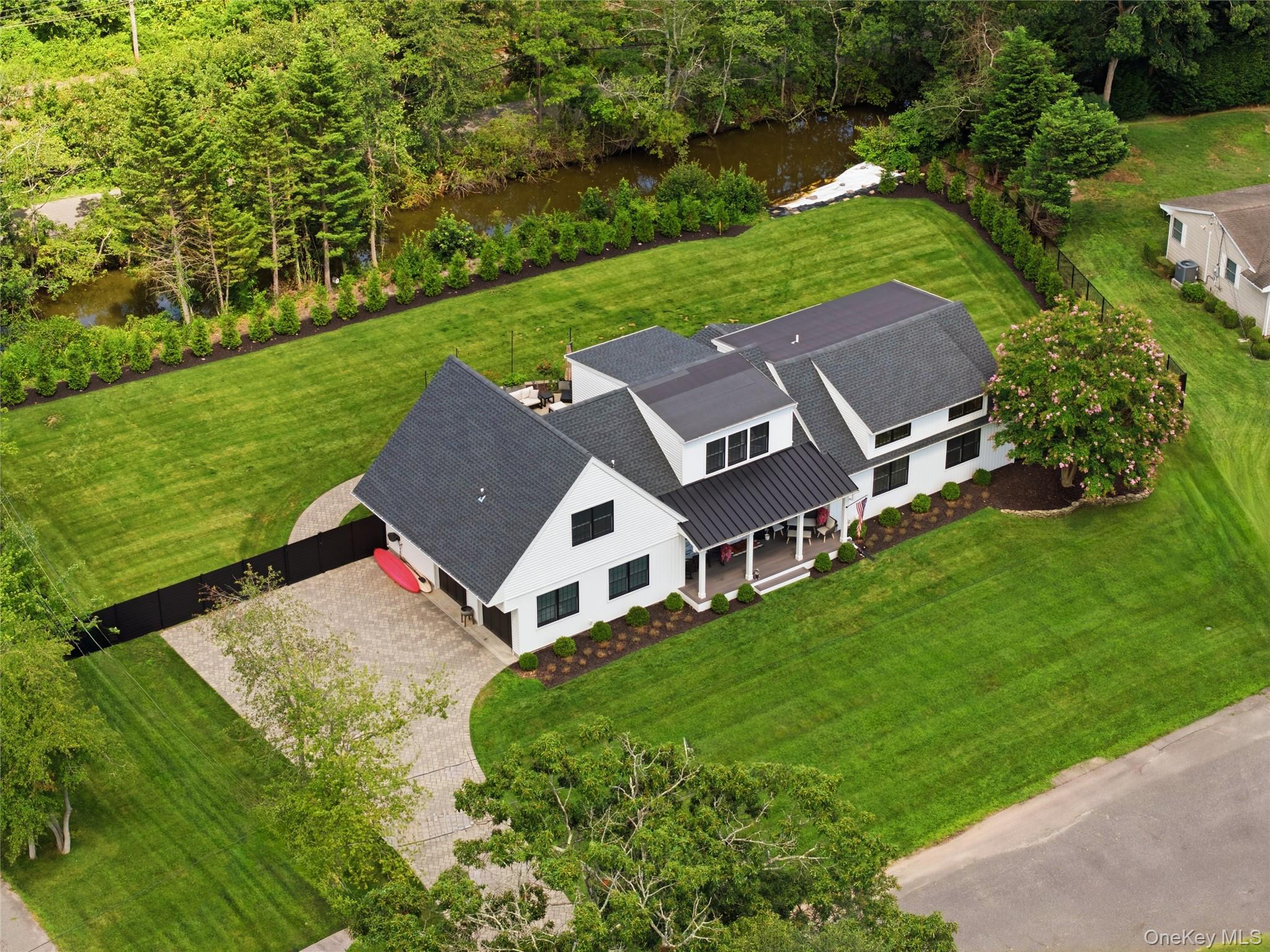 16 Twin River Drive Property Photo 1