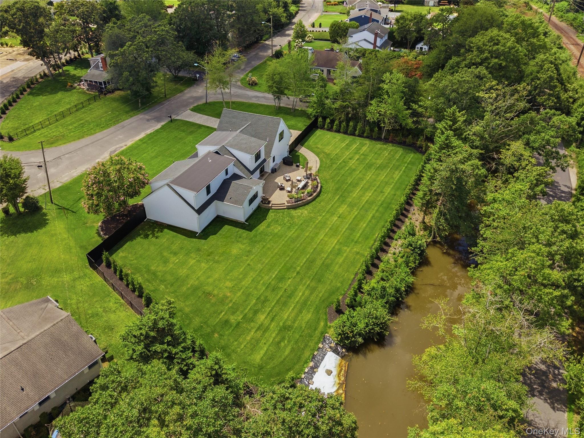 16 Twin River Drive Property Photo 7