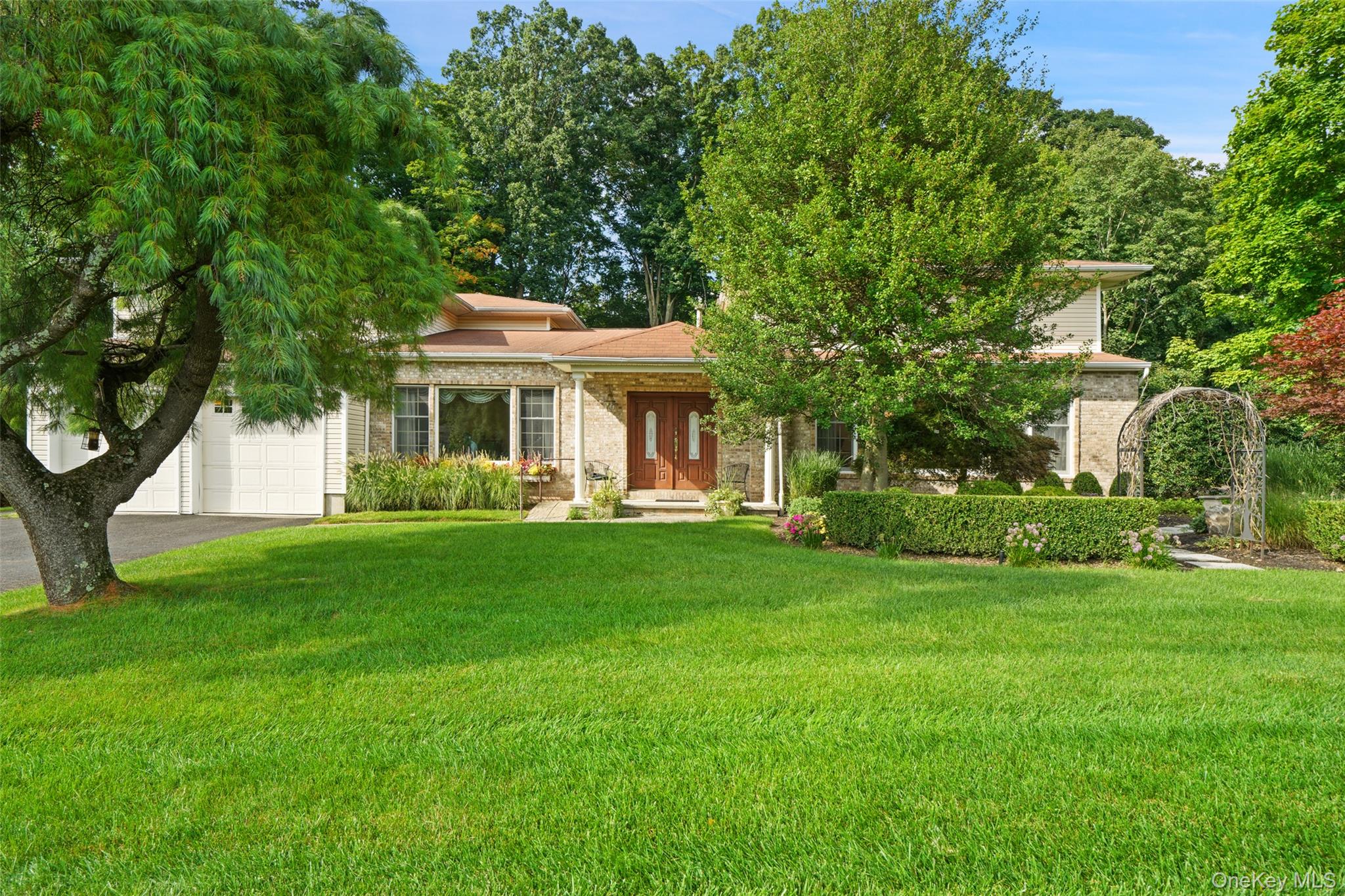 6 Orchard Hill Drive Property Photo 2