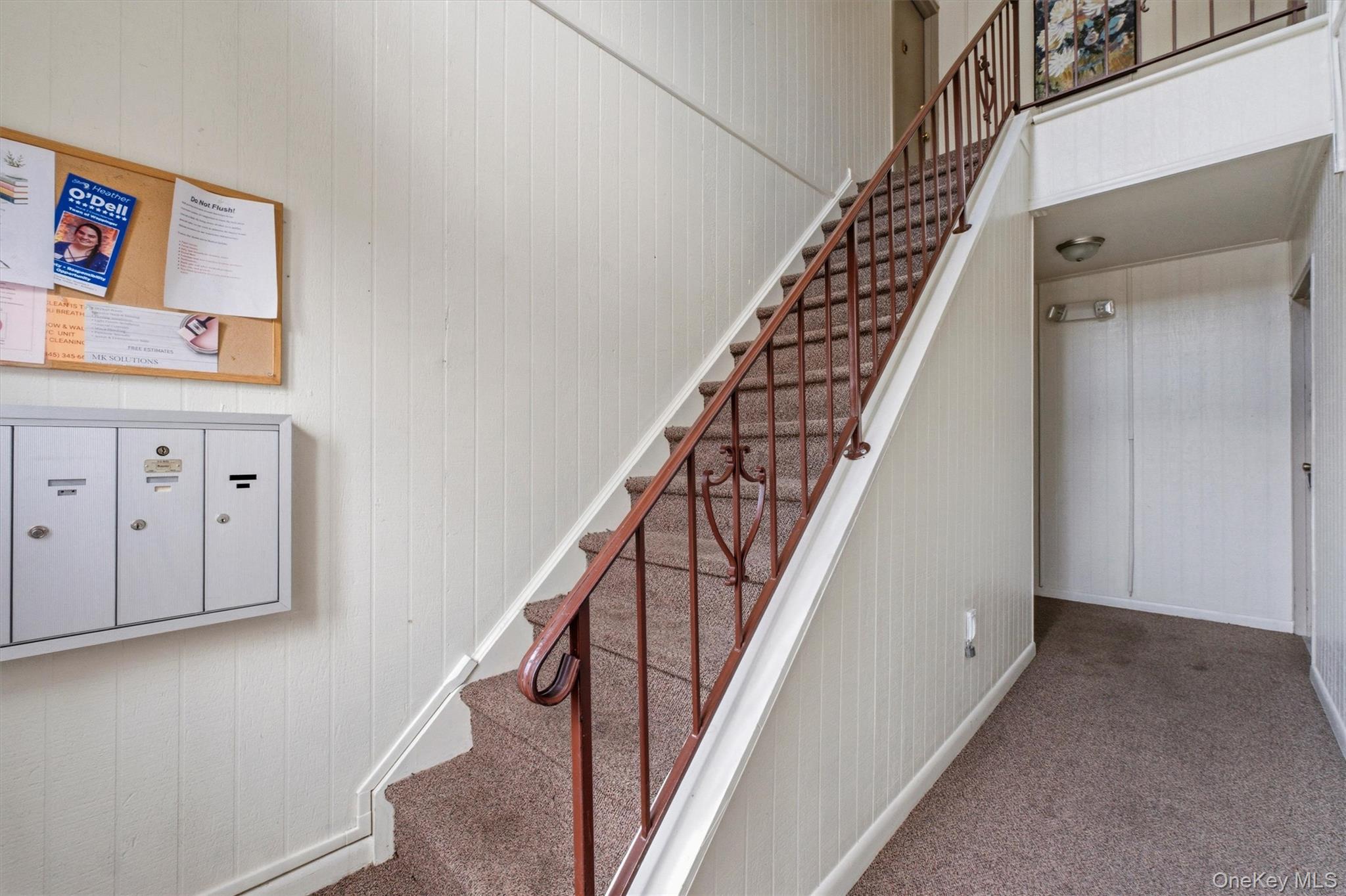 21 Scarborough Lane B Property Photo 5