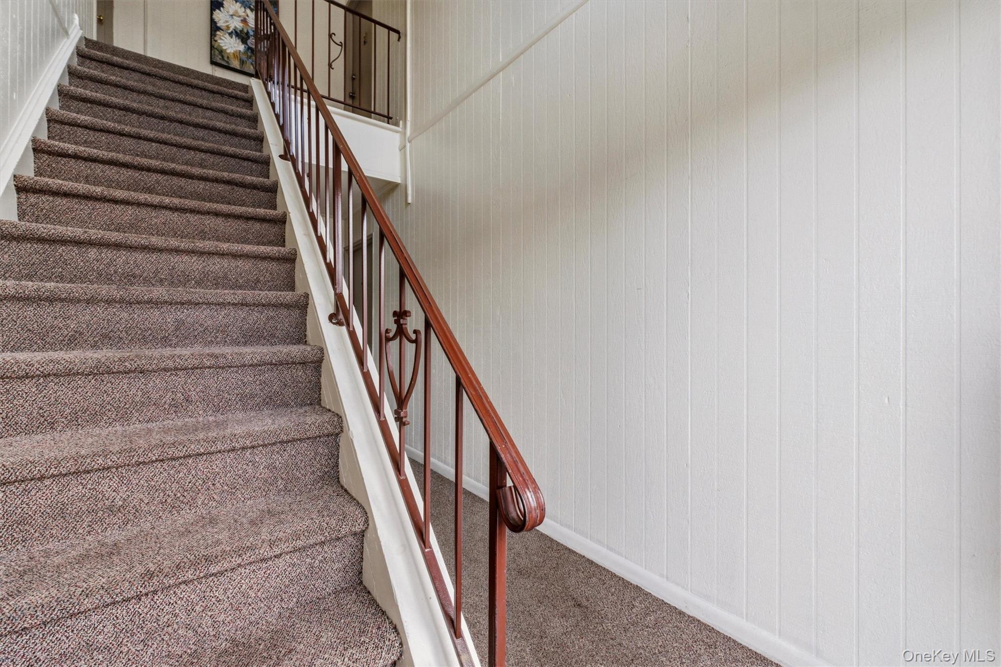 21 Scarborough Lane B Property Photo 6