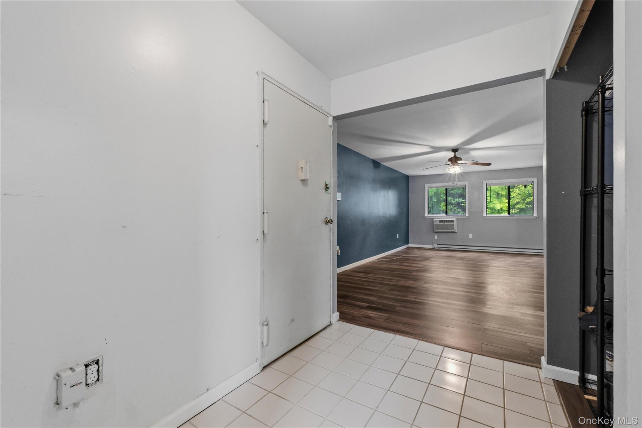 21 Scarborough Lane B Property Photo 7