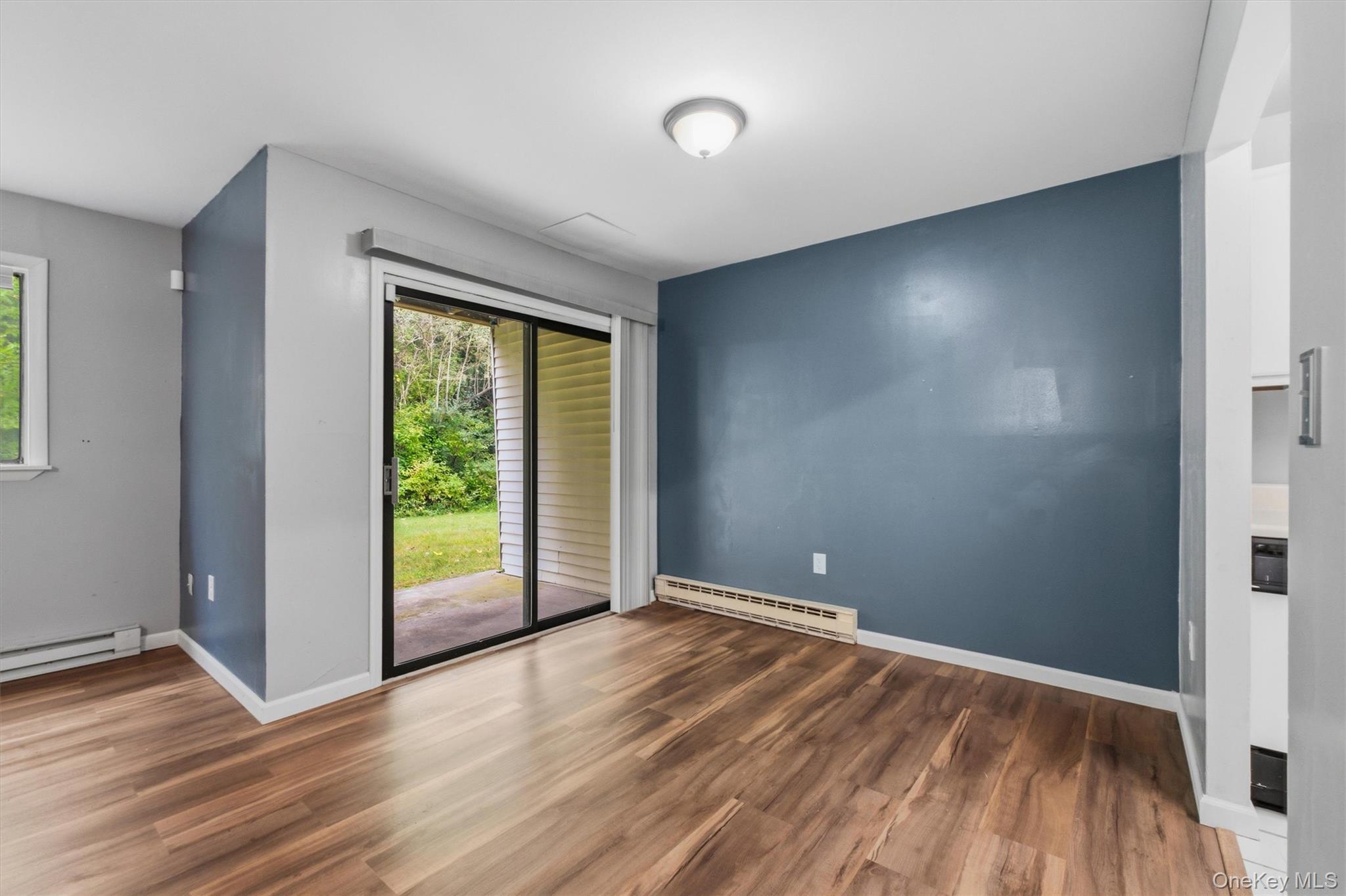 21 Scarborough Lane B Property Photo 16