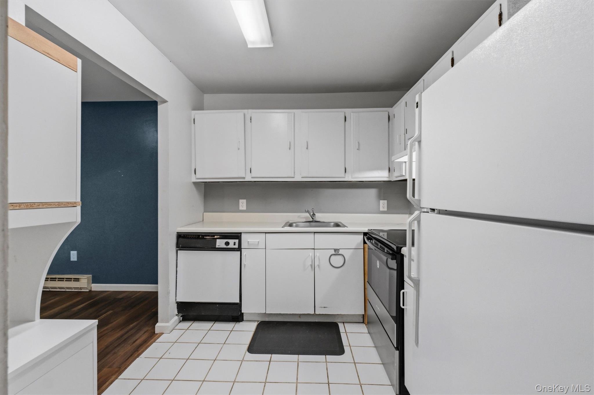 21 Scarborough Lane B Property Photo 20