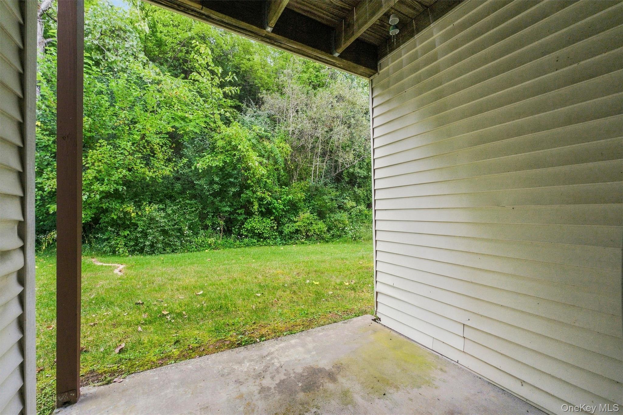 21 Scarborough Lane B Property Photo 28