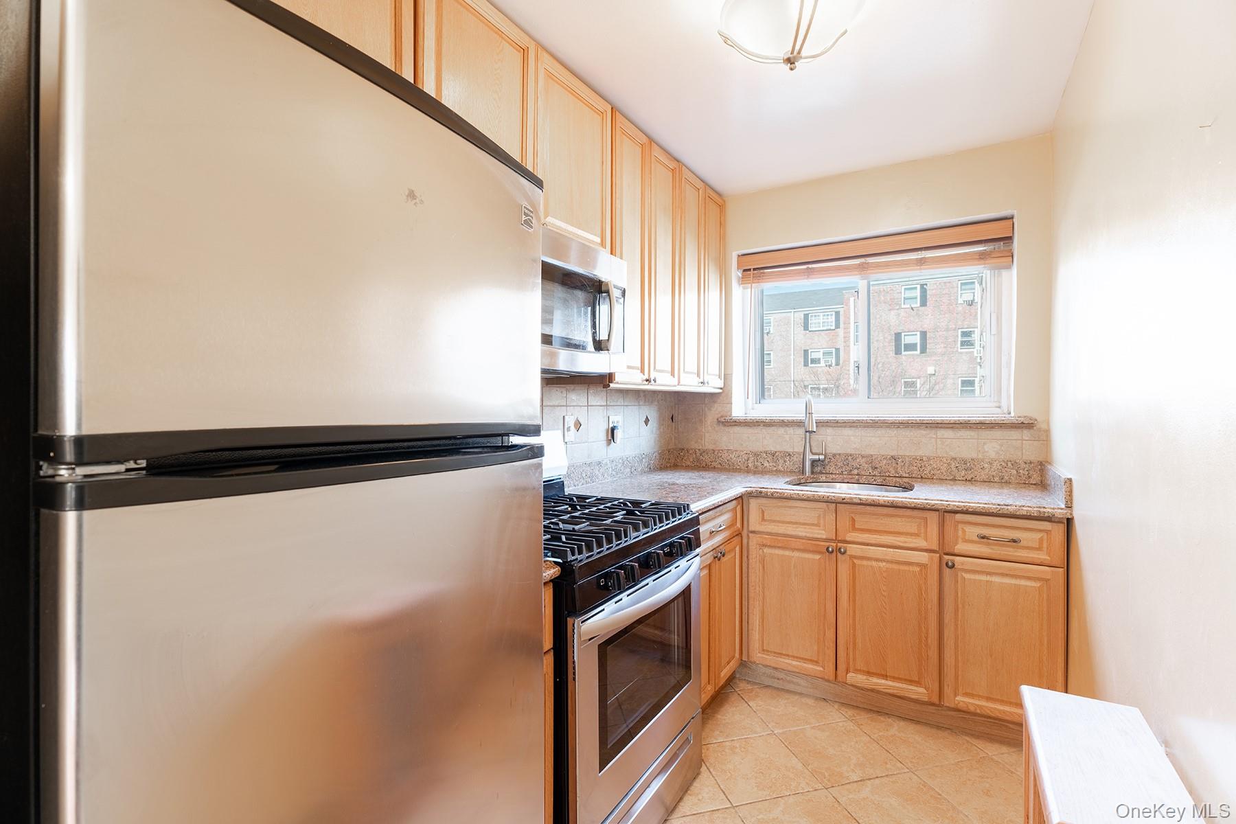 66-12 Grand Central Parkway 1b Property Photo 6