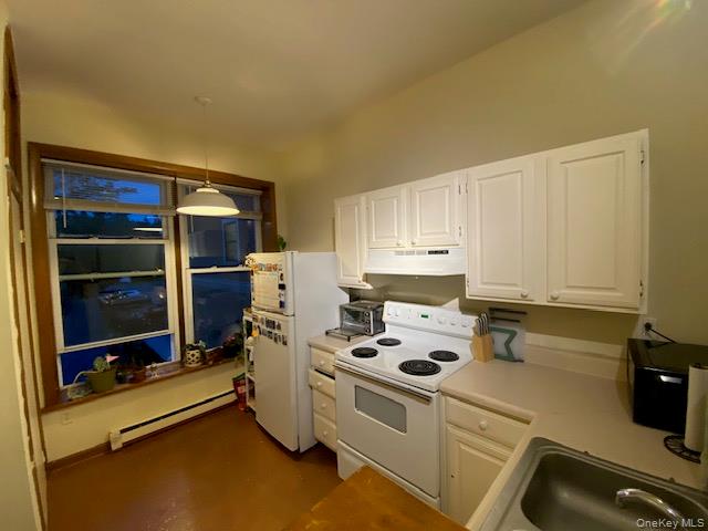 257 Main St. 257b Property Photo 3
