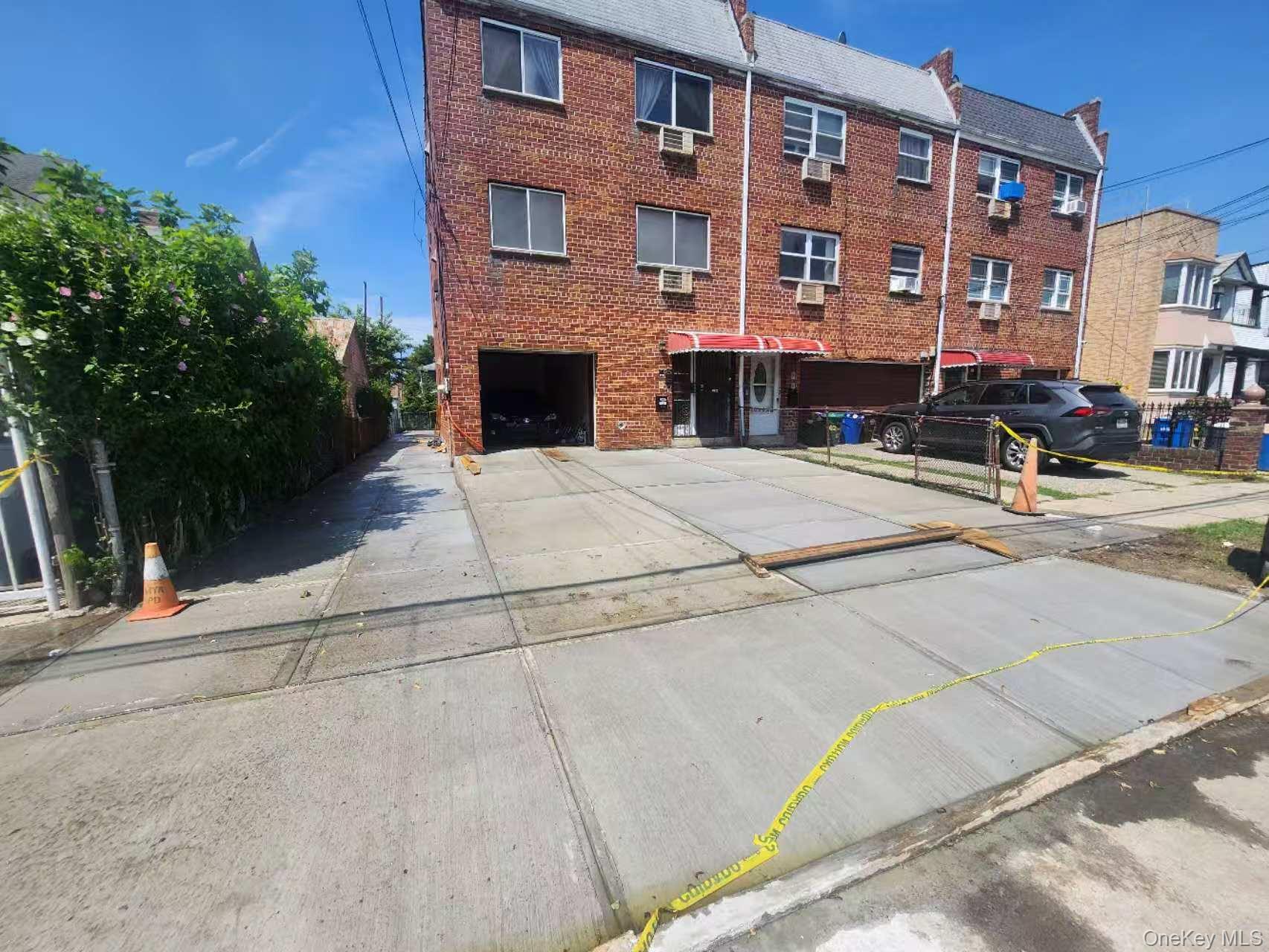 101-64 123 Street Property Photo 1