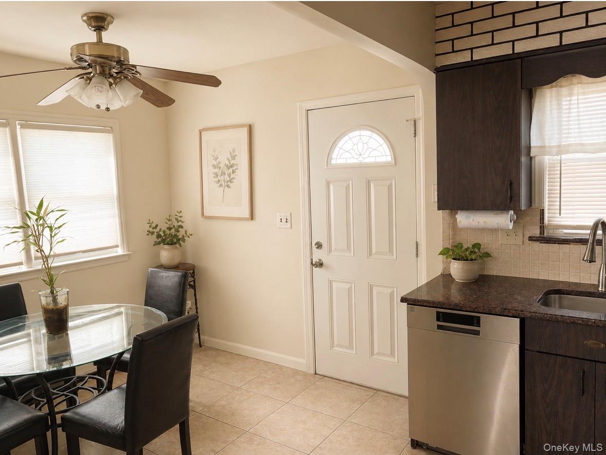 1039427 Property Photo 3