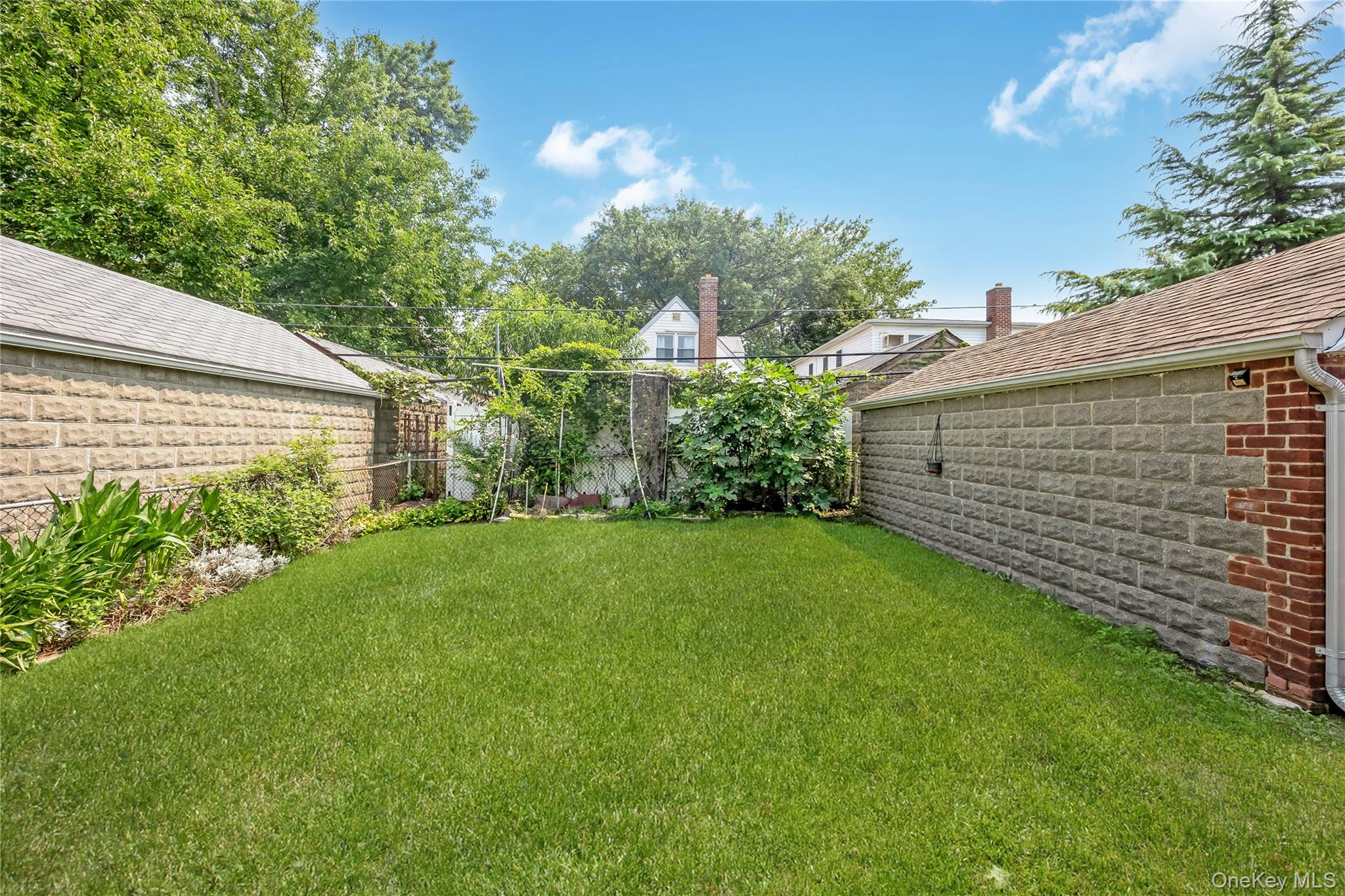 5615 196th Street Property Photo 6