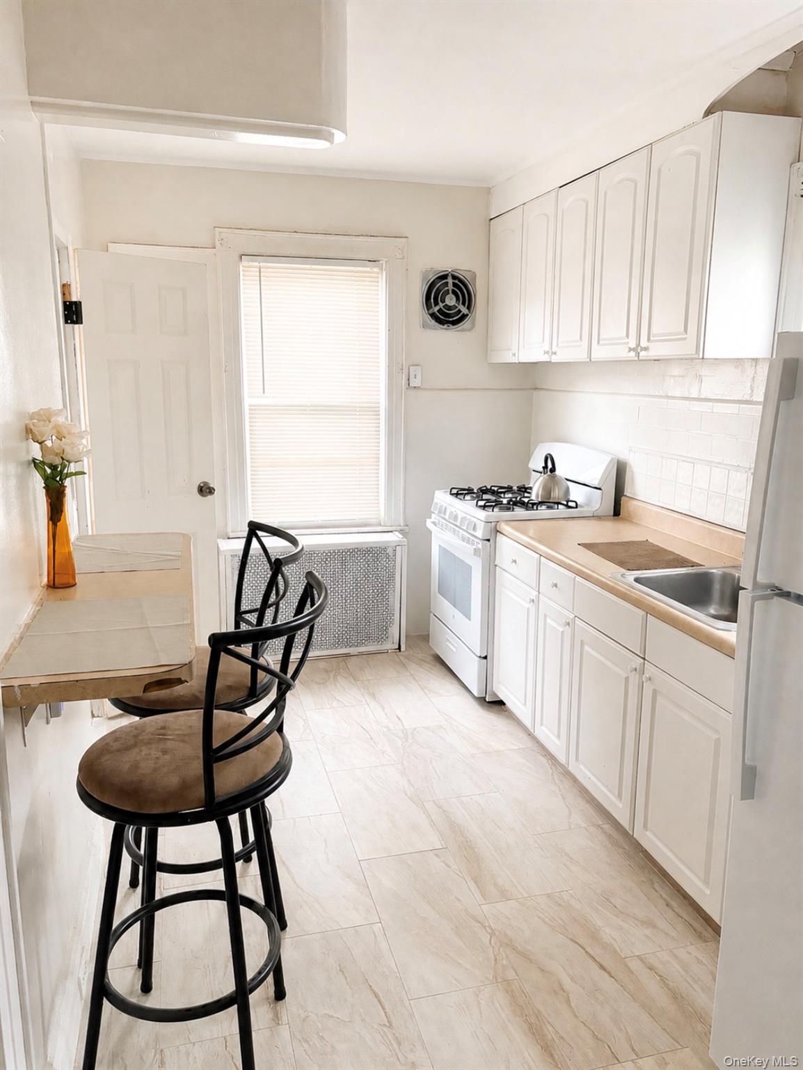 1039432 Property Photo 1