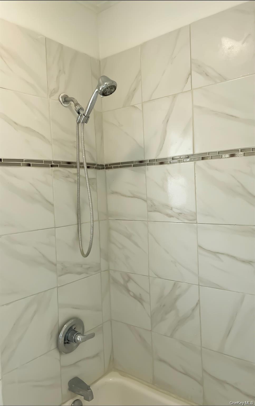 1039432 Property Photo 9