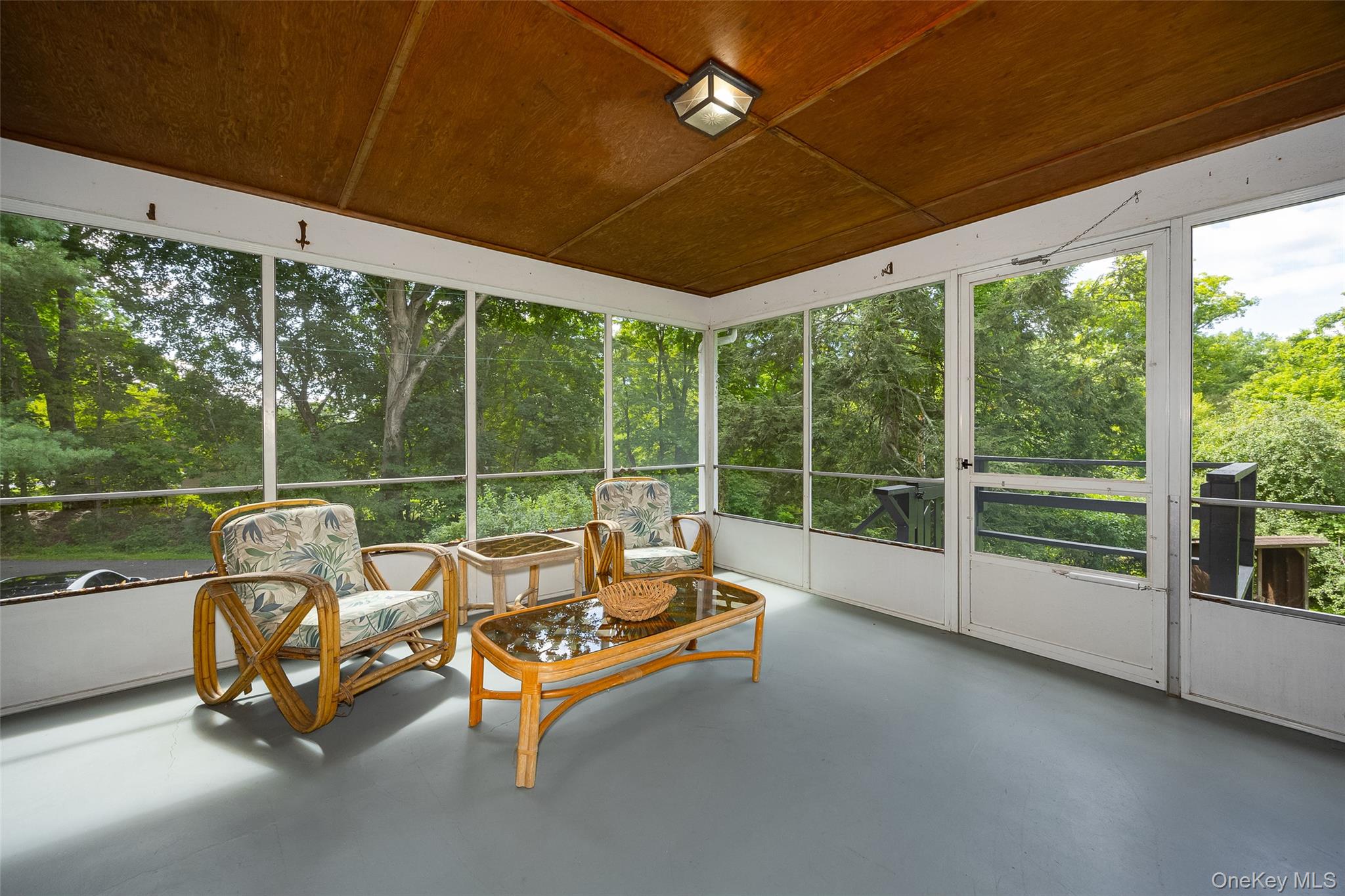 1261 Union Avenue Property Photo 4