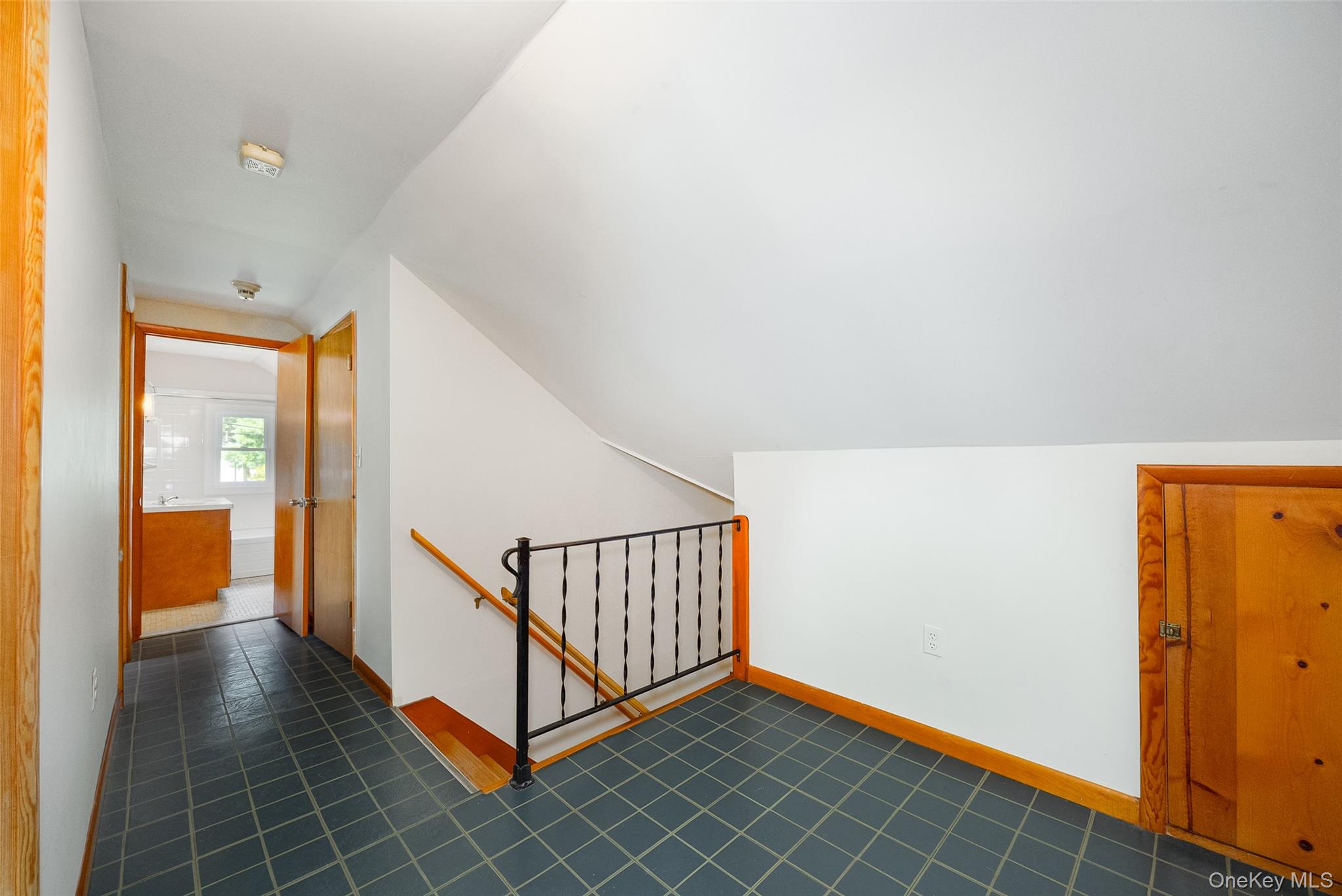 1261 Union Avenue Property Photo 12