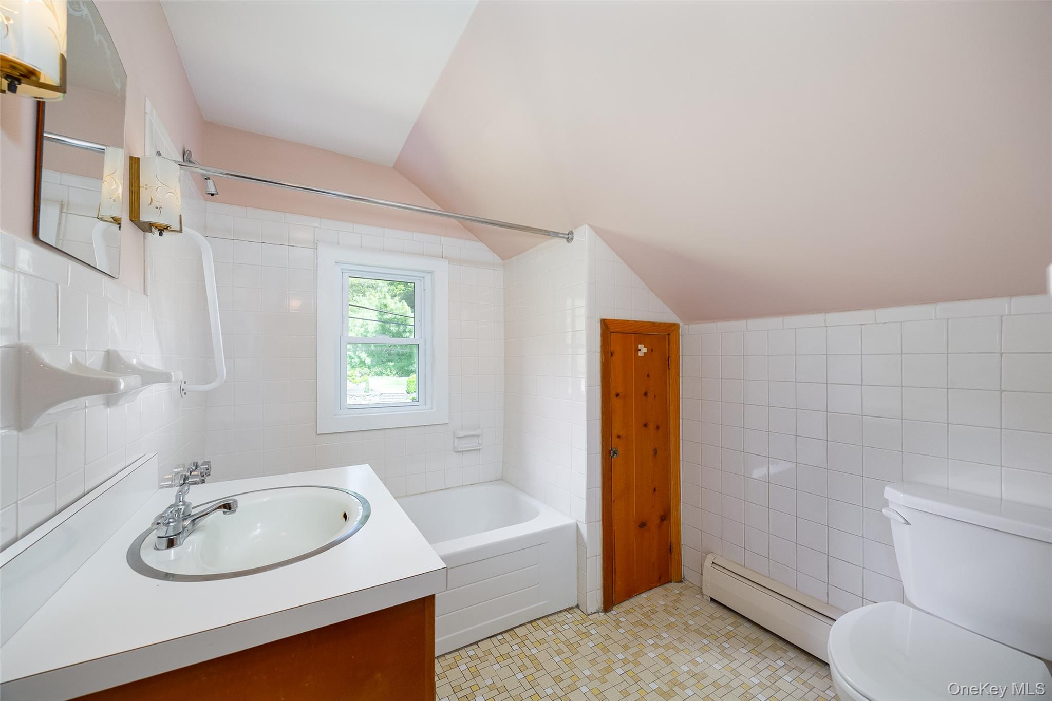 1261 Union Avenue Property Photo 16