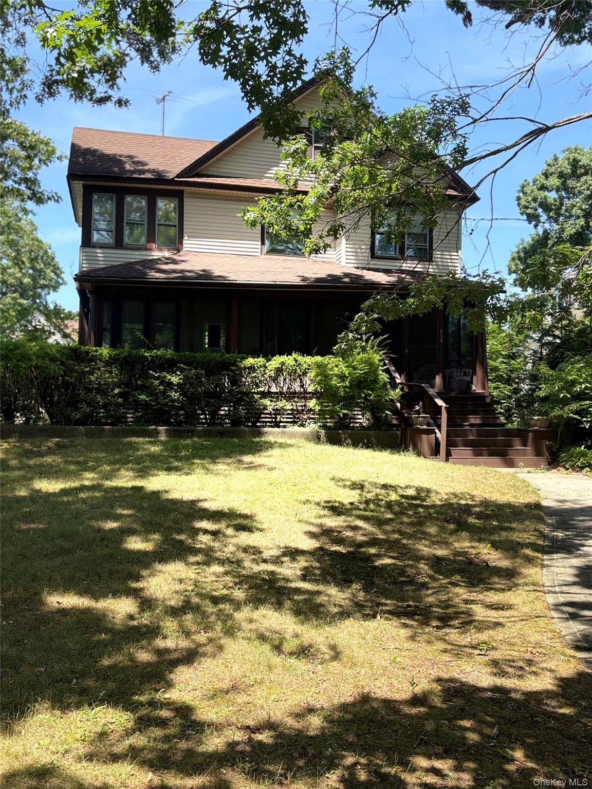 254 Hempstead Avenue Property Photo 1