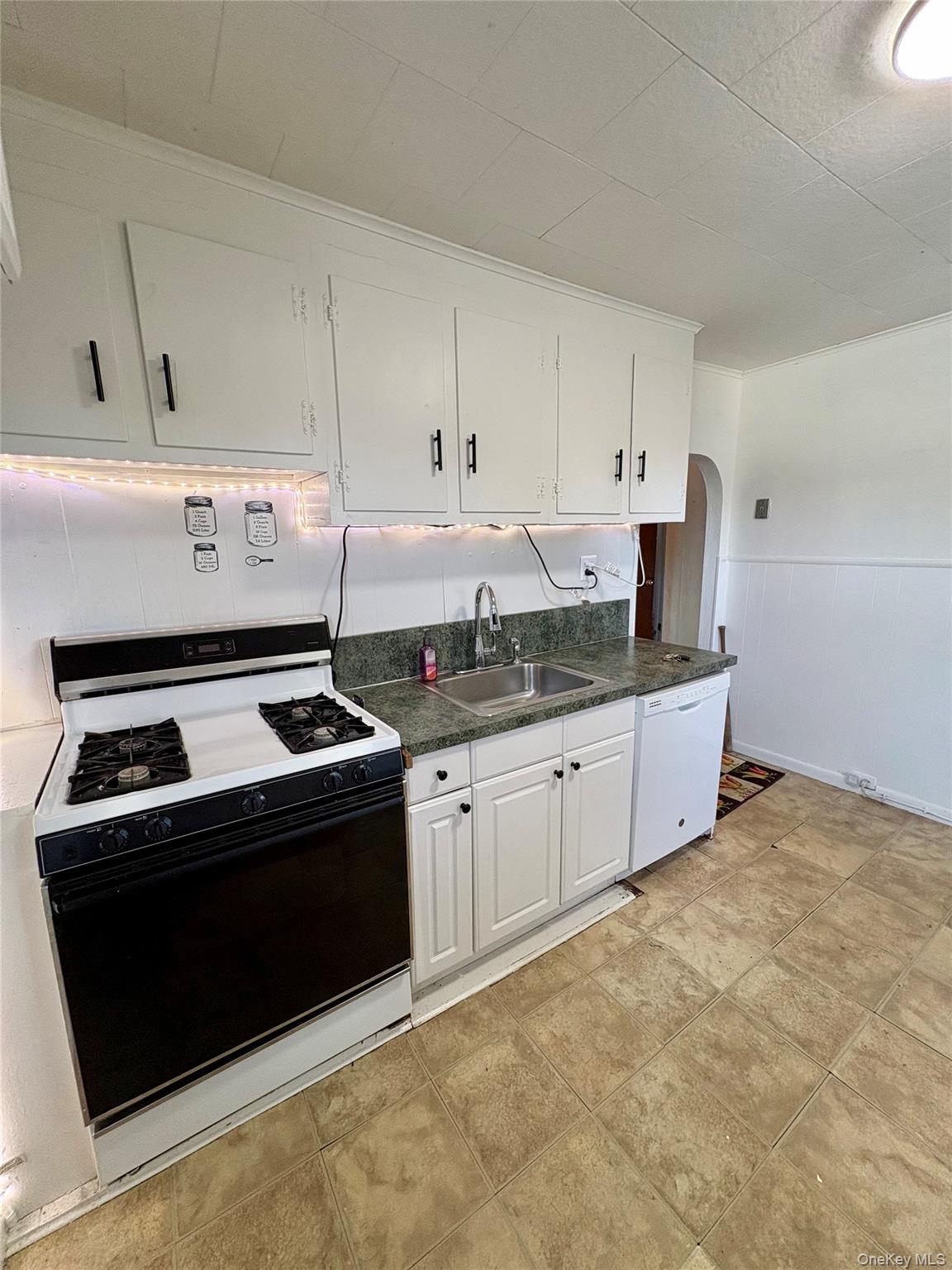 254 Hempstead Avenue Property Photo 10
