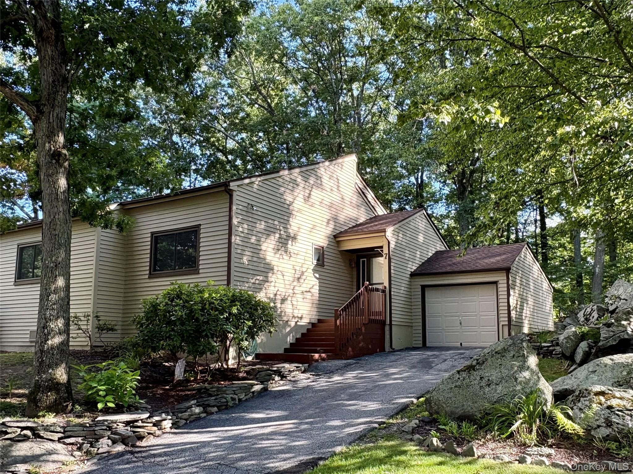 7 Ironwood Drive Property Photo 1