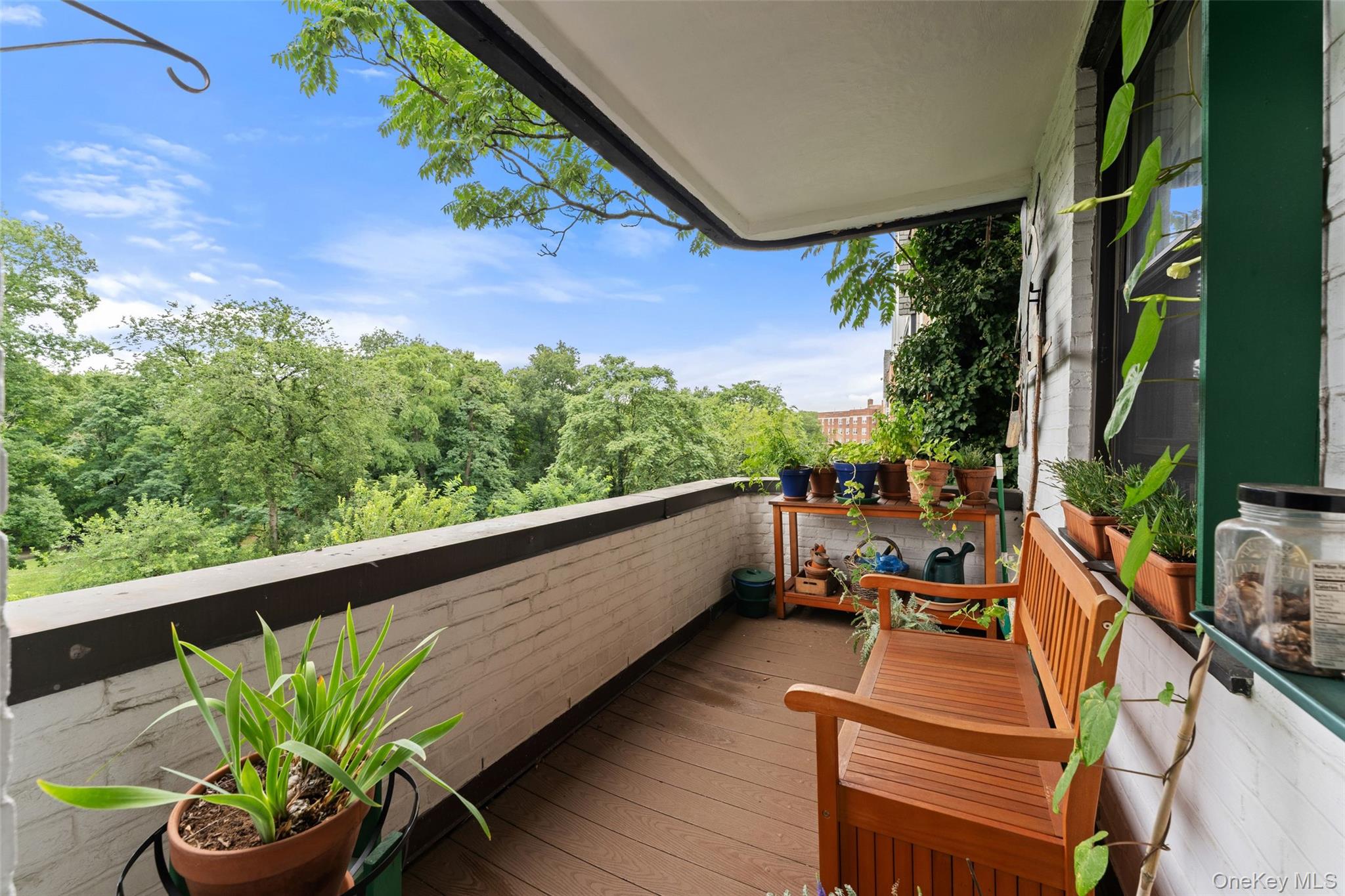 35 Parkview Avenue 5a Property Photo 7