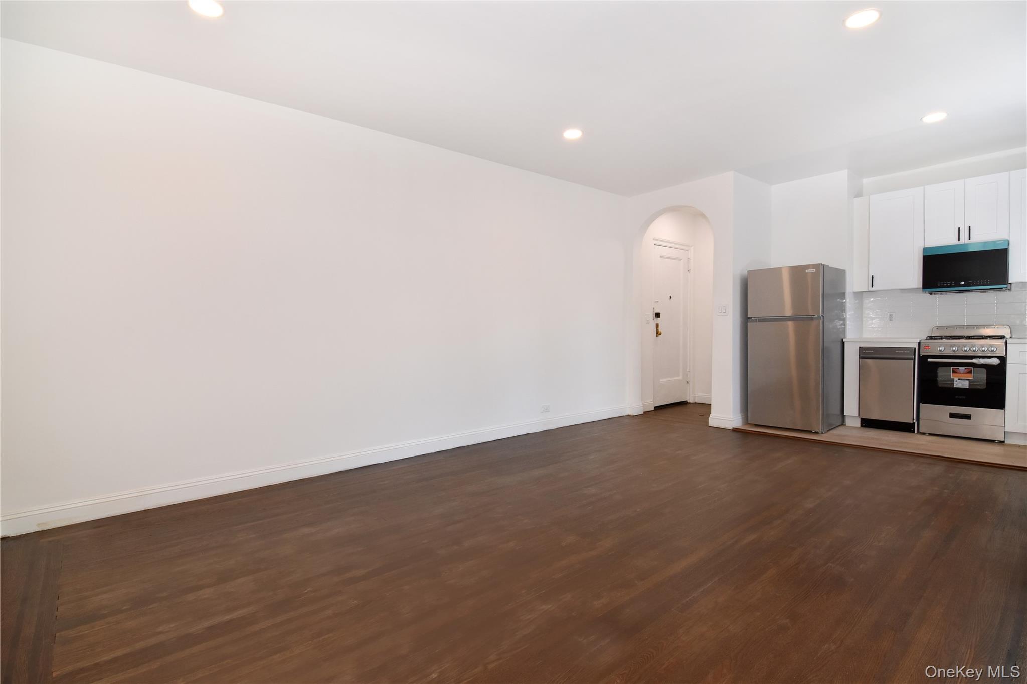 590 E 3rd Street 1m Property Photo 14