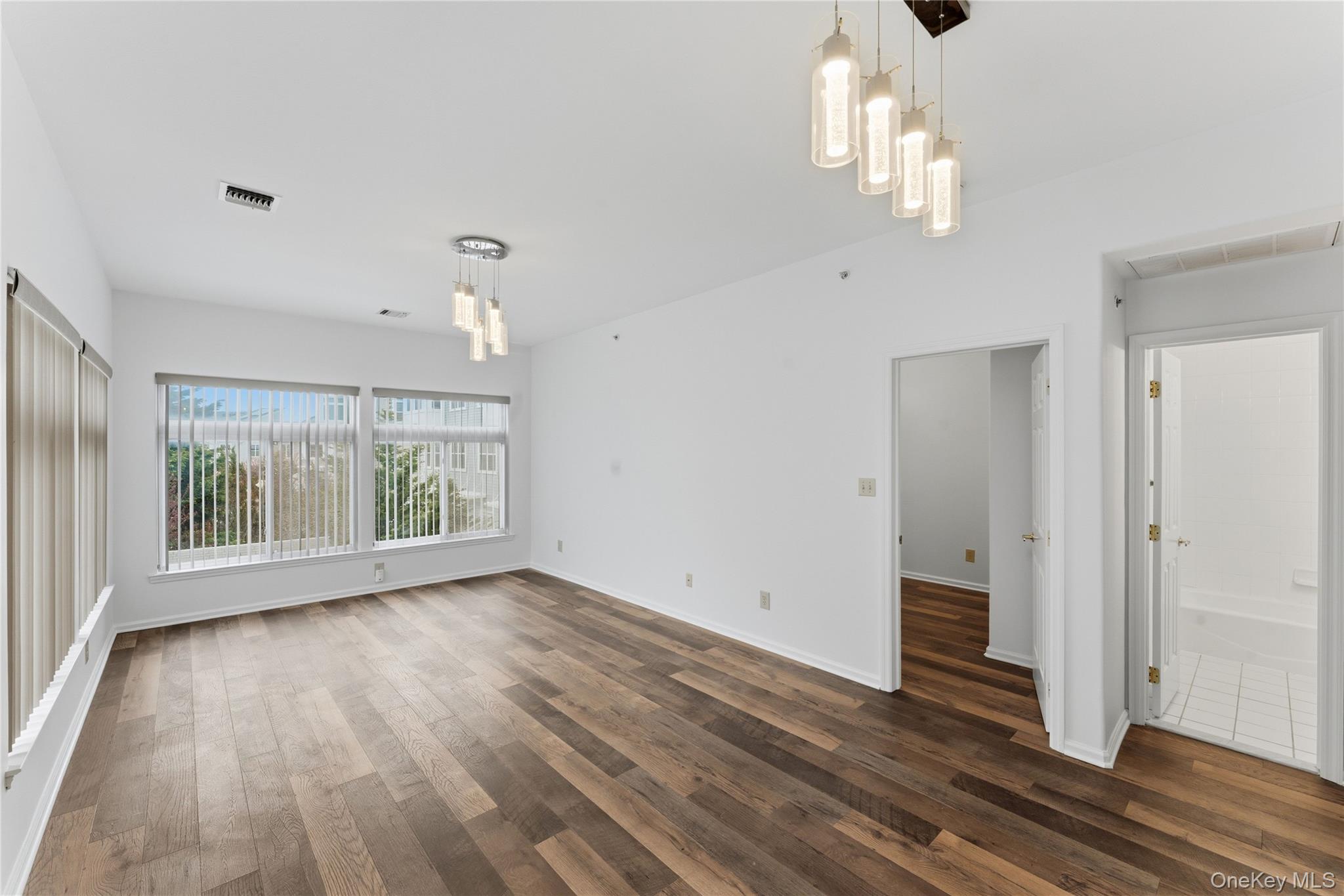 136 Meridian Boulevard Property Photo 6