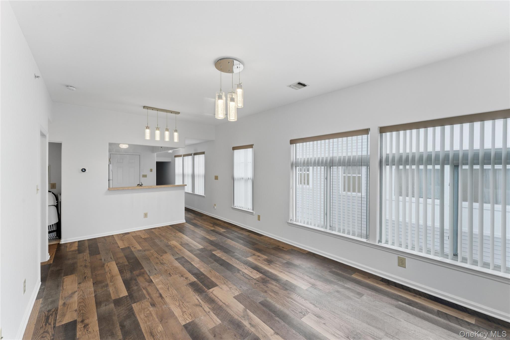136 Meridian Boulevard Property Photo 7