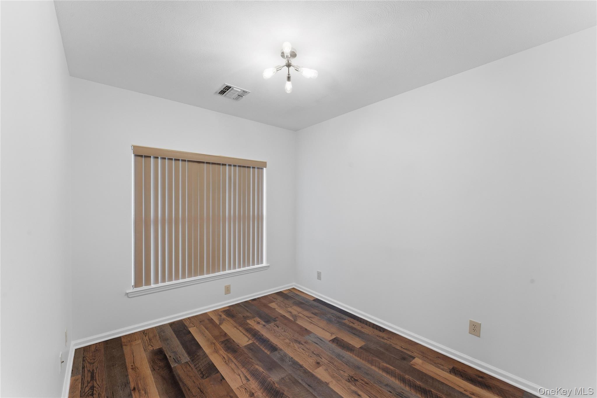 136 Meridian Boulevard Property Photo 8