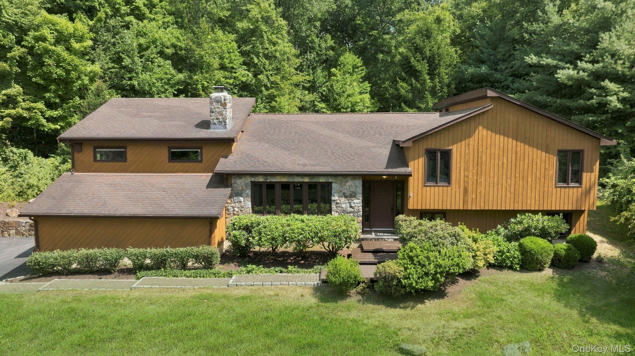 66 Maple Wood Drive Property Photo 1